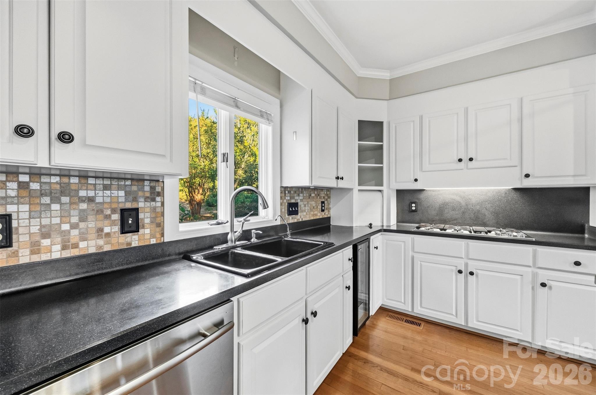 185 Appian Way Property Photo 23