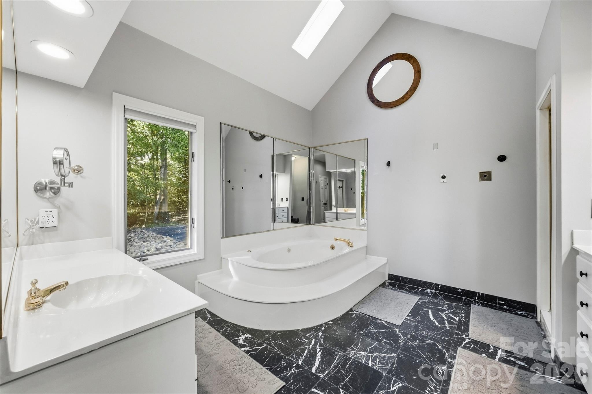 185 Appian Way Property Photo 29