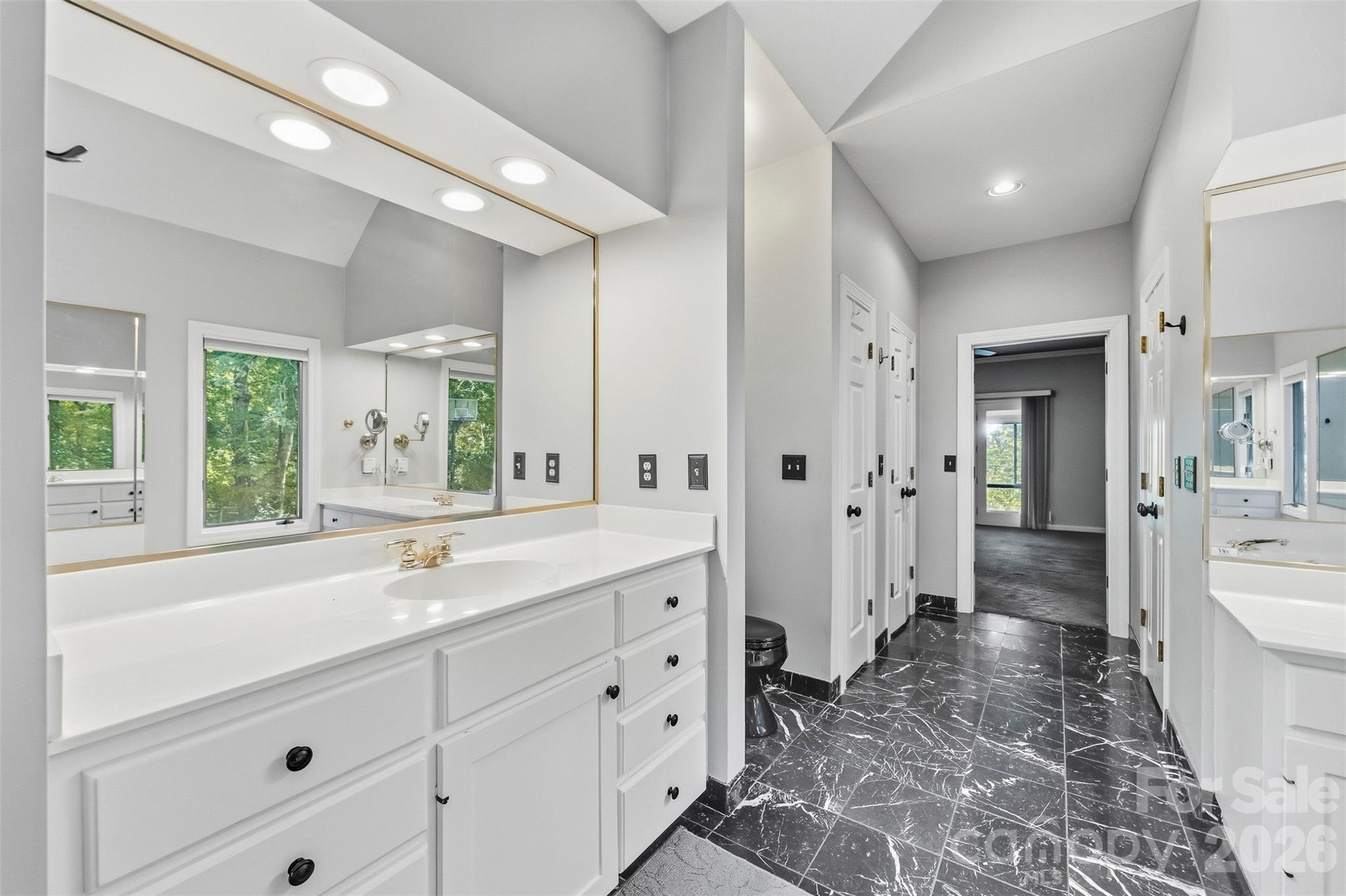 185 Appian Way Property Photo 30