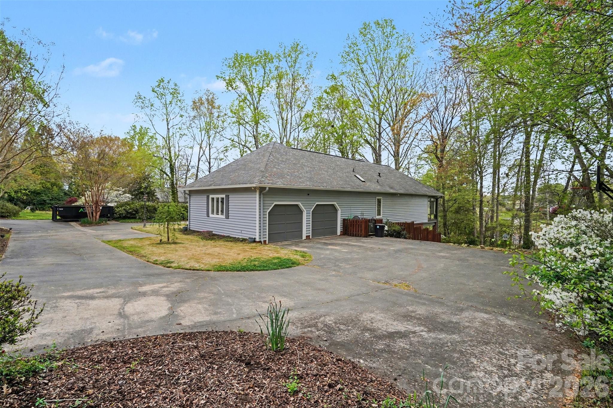185 Appian Way Property Photo 42