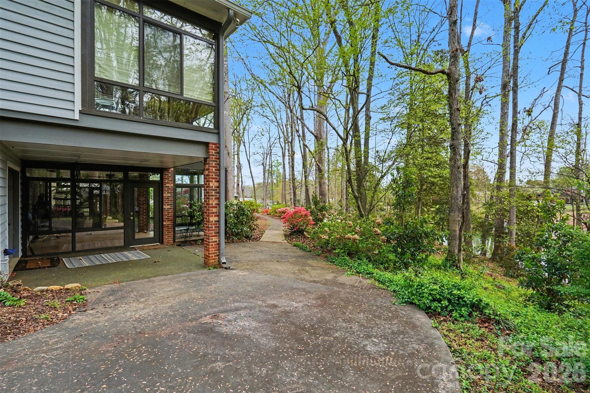 185 Appian Way Property Photo 44