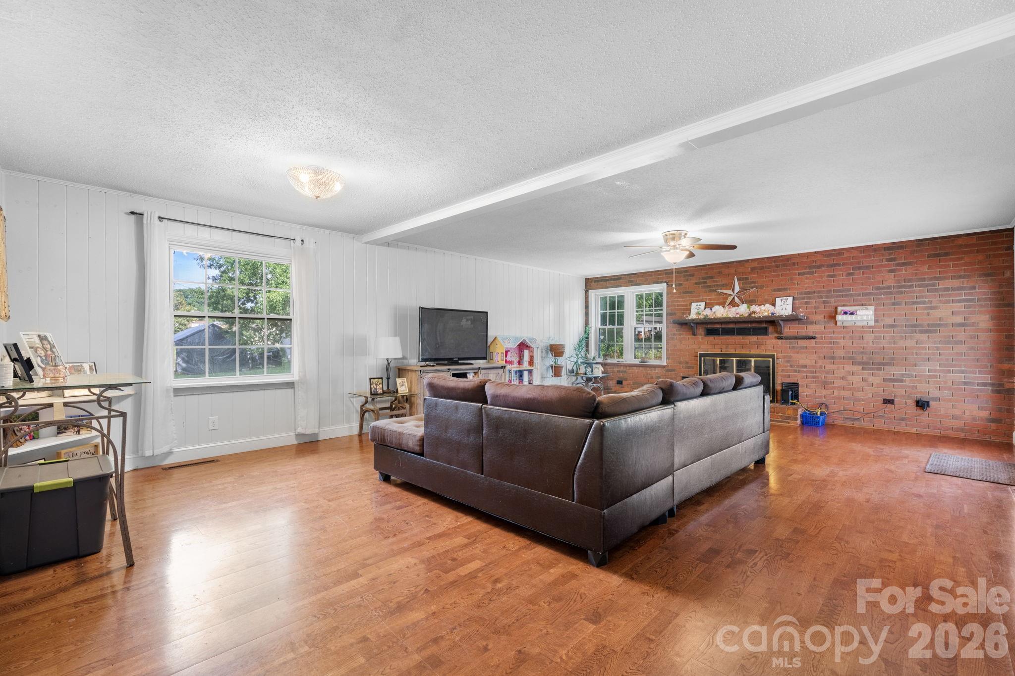 227 W 27th Street Property Photo 4