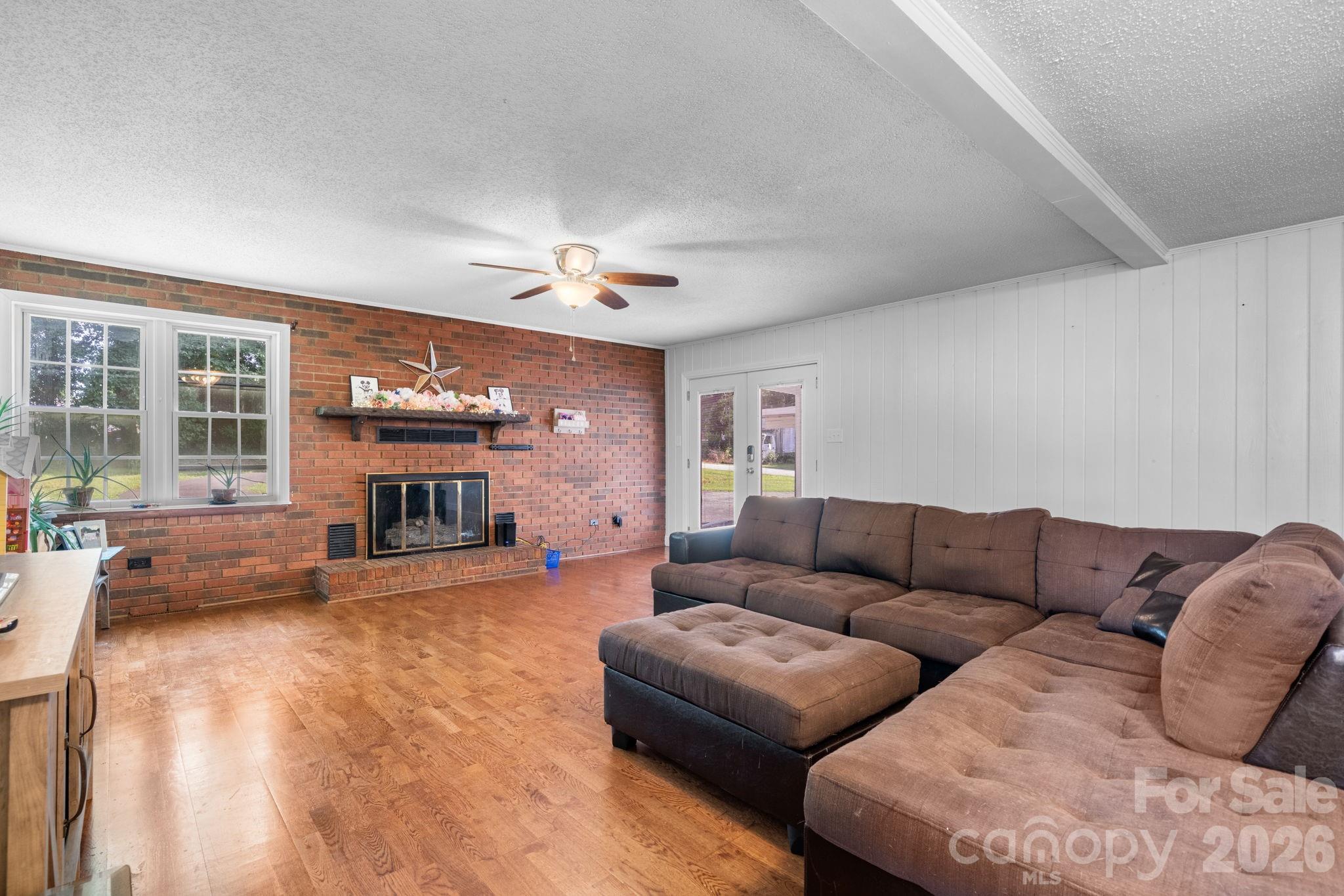 227 W 27th Street Property Photo 5