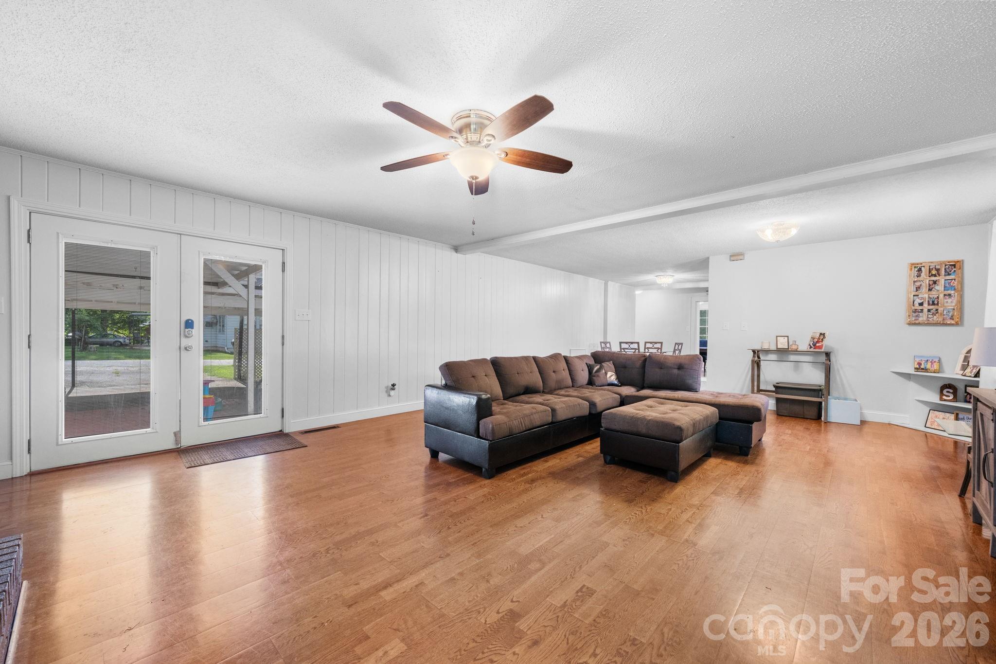 227 W 27th Street Property Photo 6