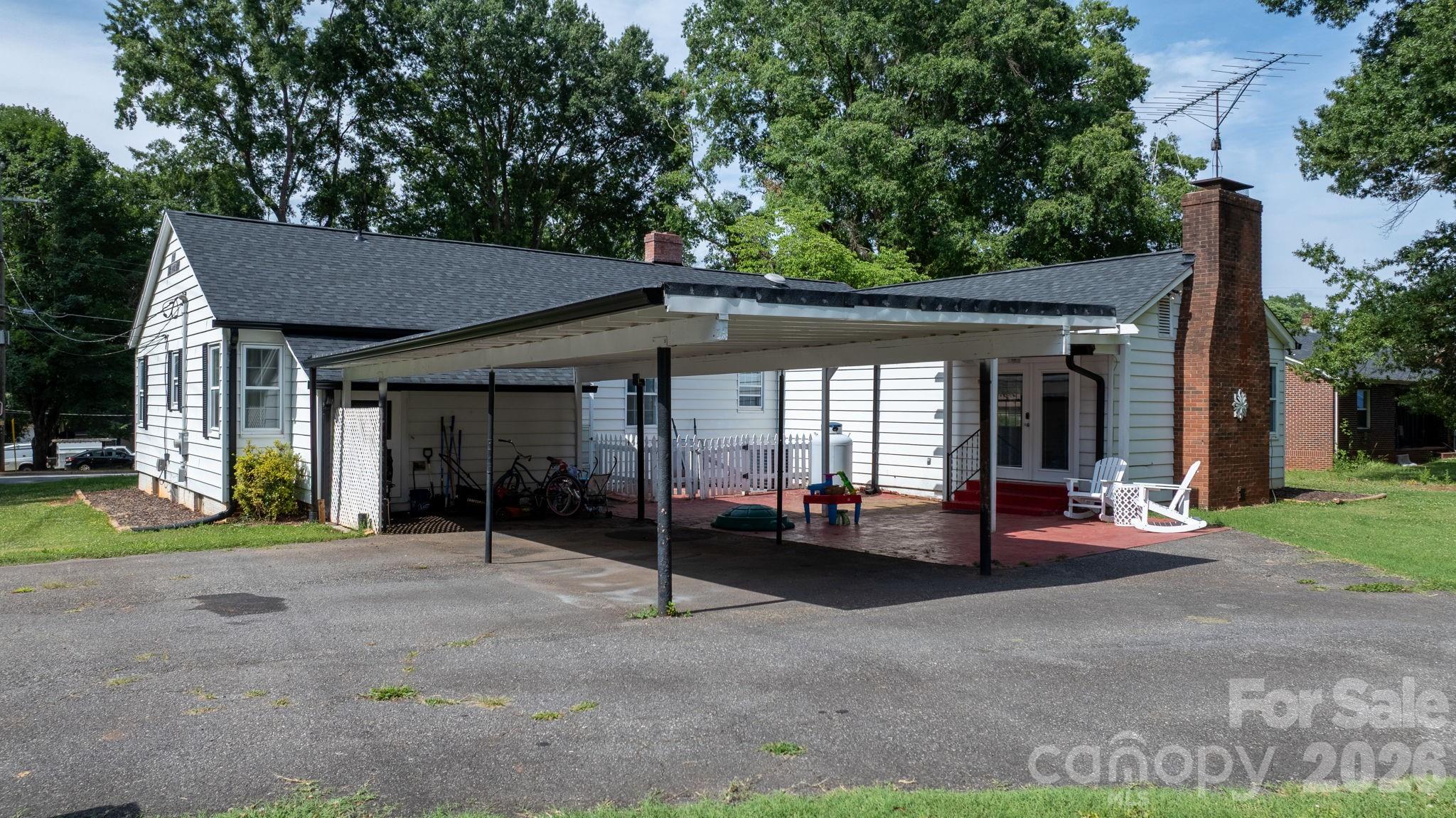227 W 27th Street Property Photo 32