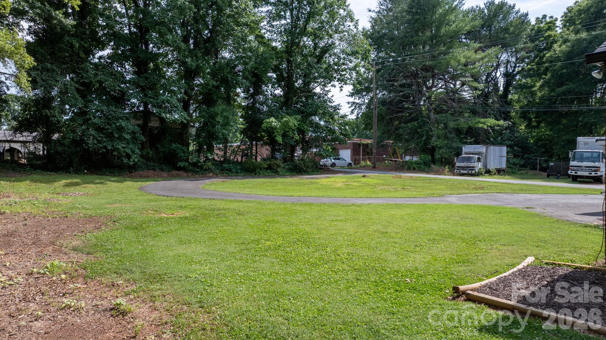 227 W 27th Street Property Photo 40
