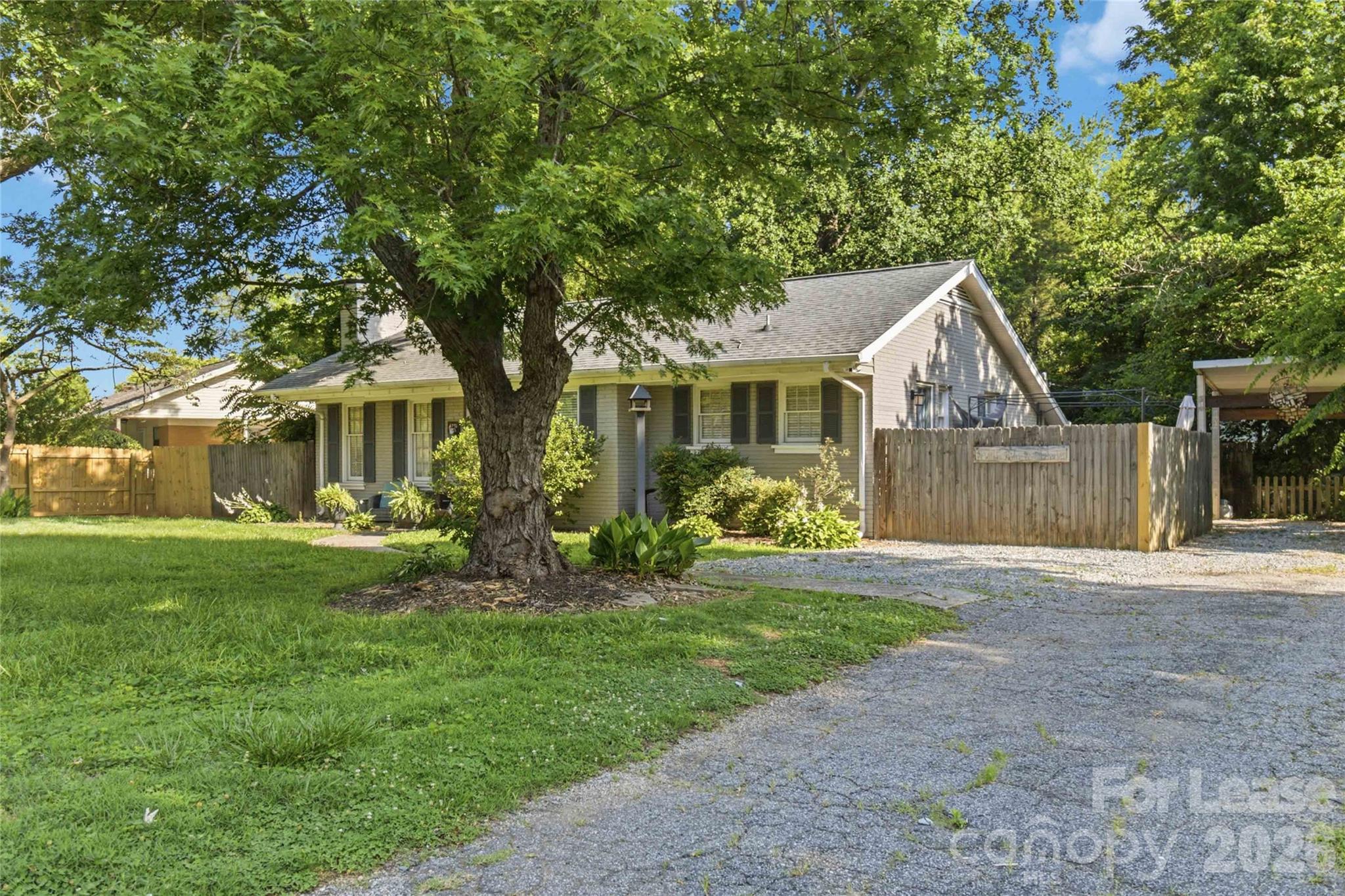 4231 Firethorne Road Property Photo 2