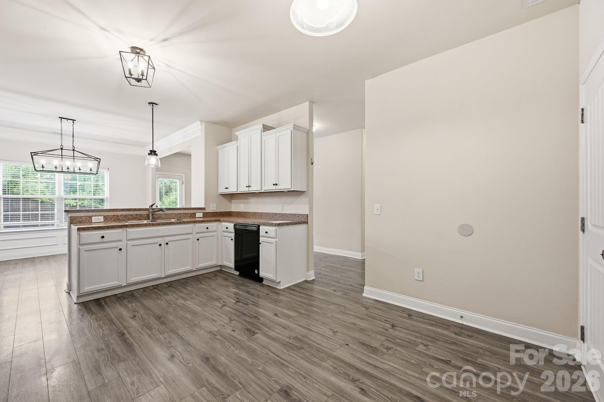 7820 Rockland Drive Property Photo 5