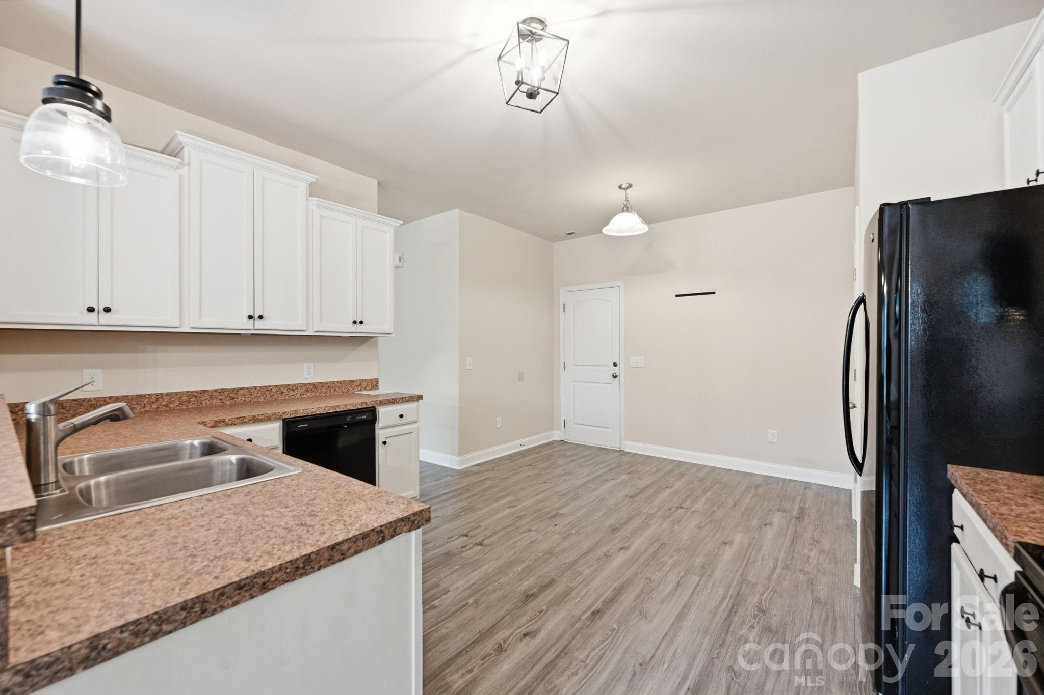 7820 Rockland Drive Property Photo 6
