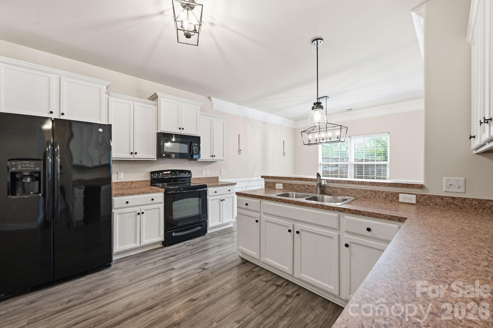 7820 Rockland Drive Property Photo 8