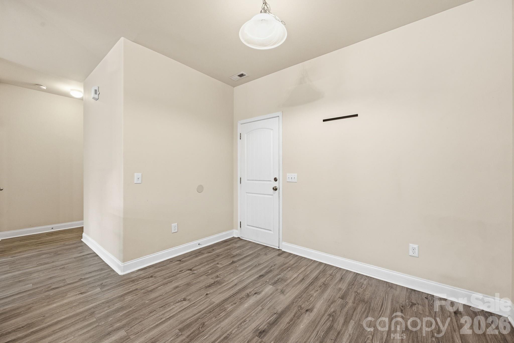 7820 Rockland Drive Property Photo 11
