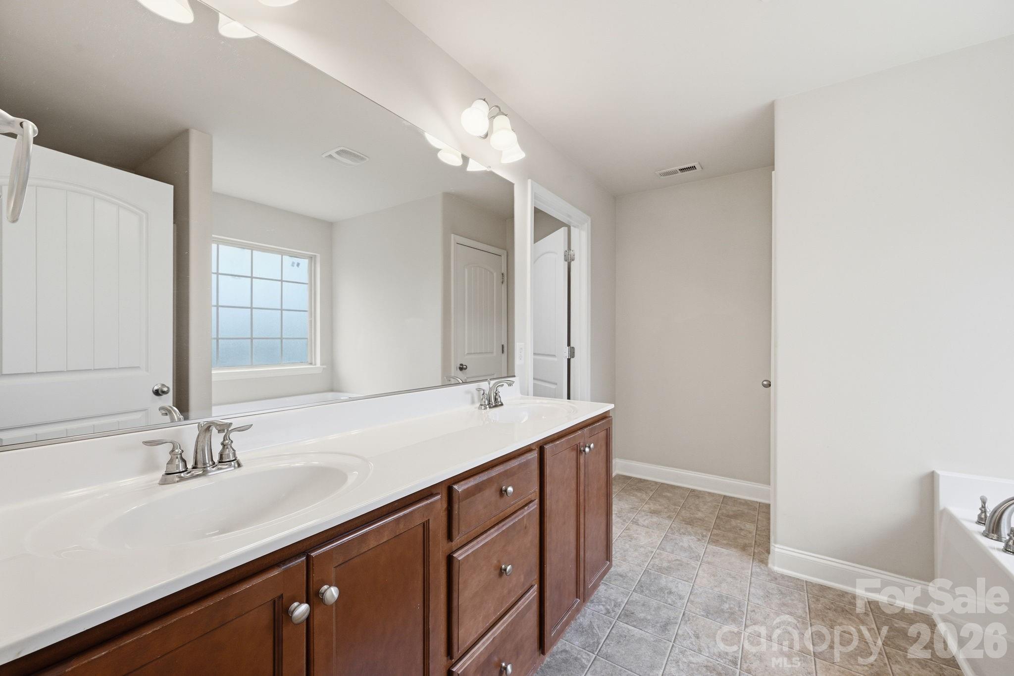 7820 Rockland Drive Property Photo 24