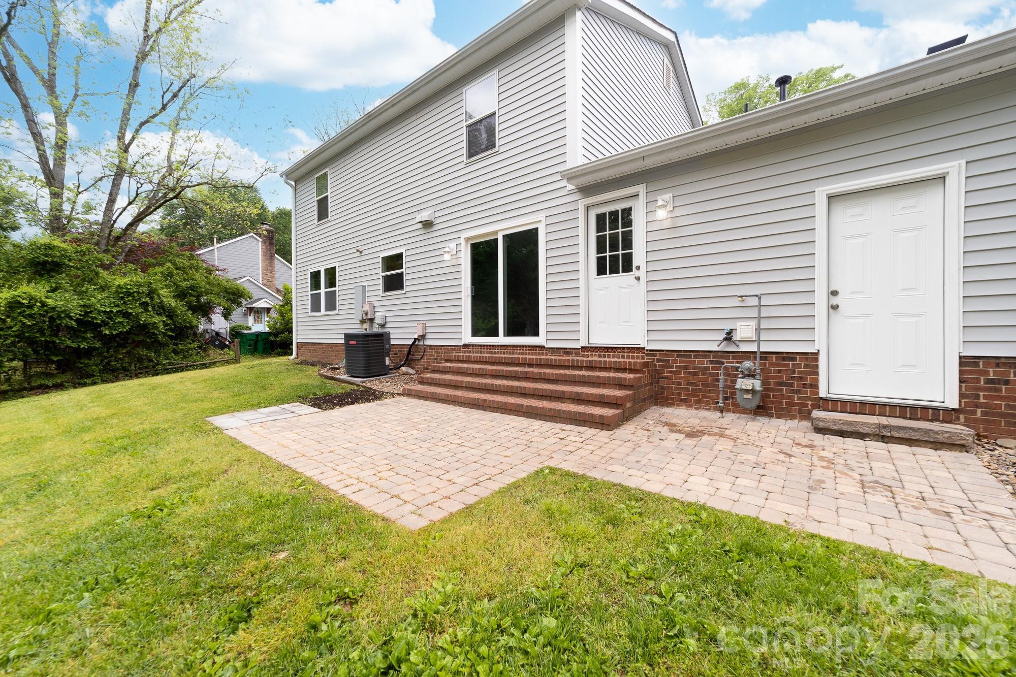 616 Silversmith Lane Property Photo 6