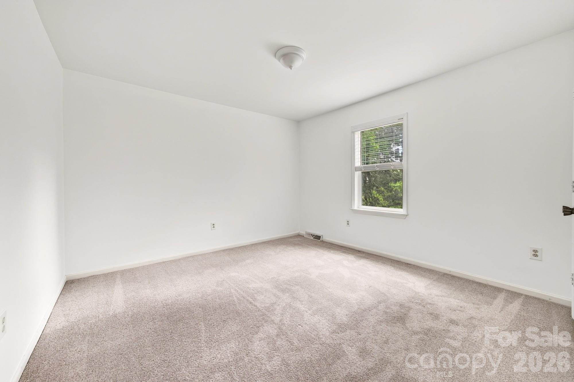 616 Silversmith Lane Property Photo 35