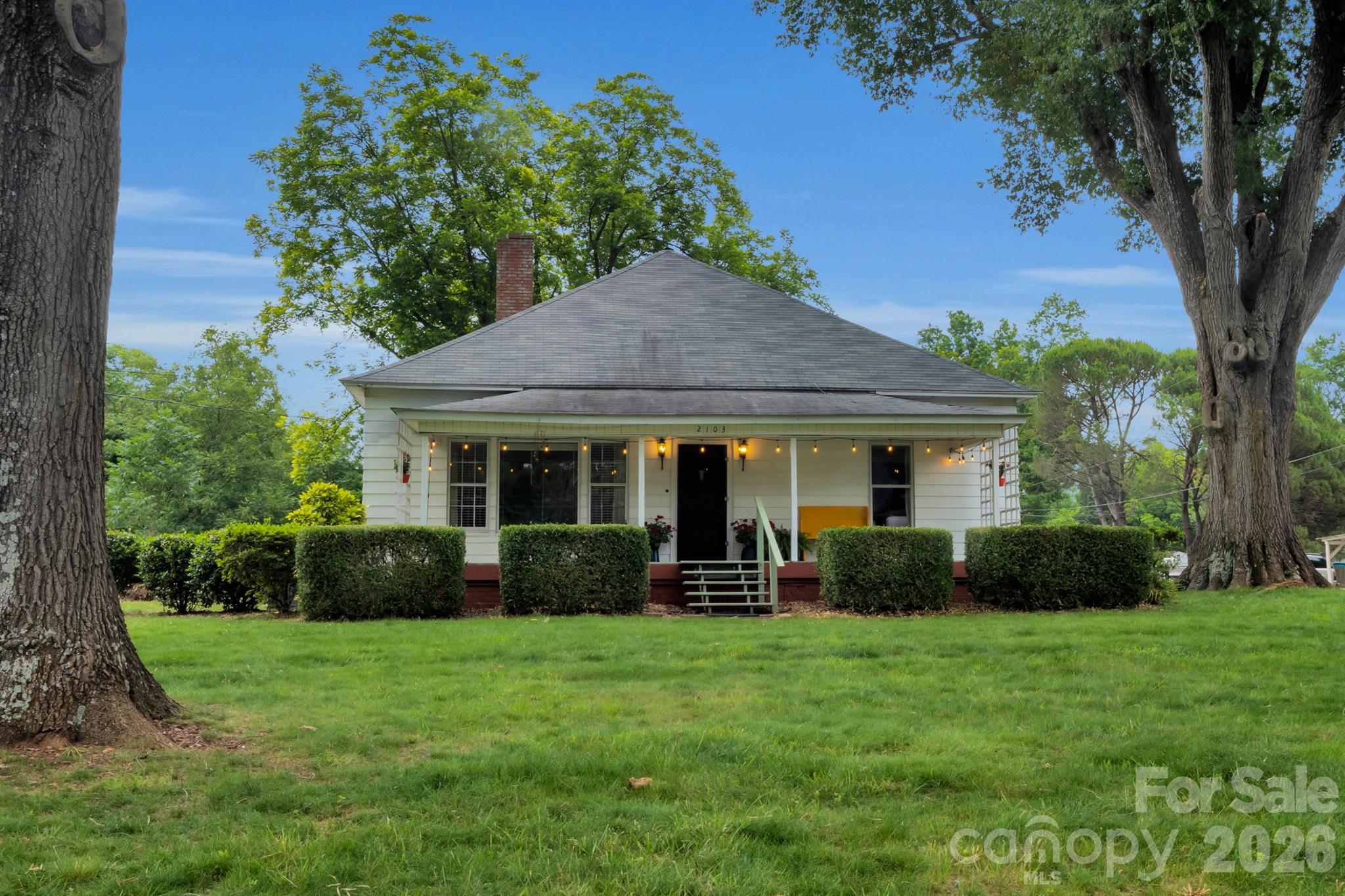 2103 N Thomas Avenue Property Photo 5