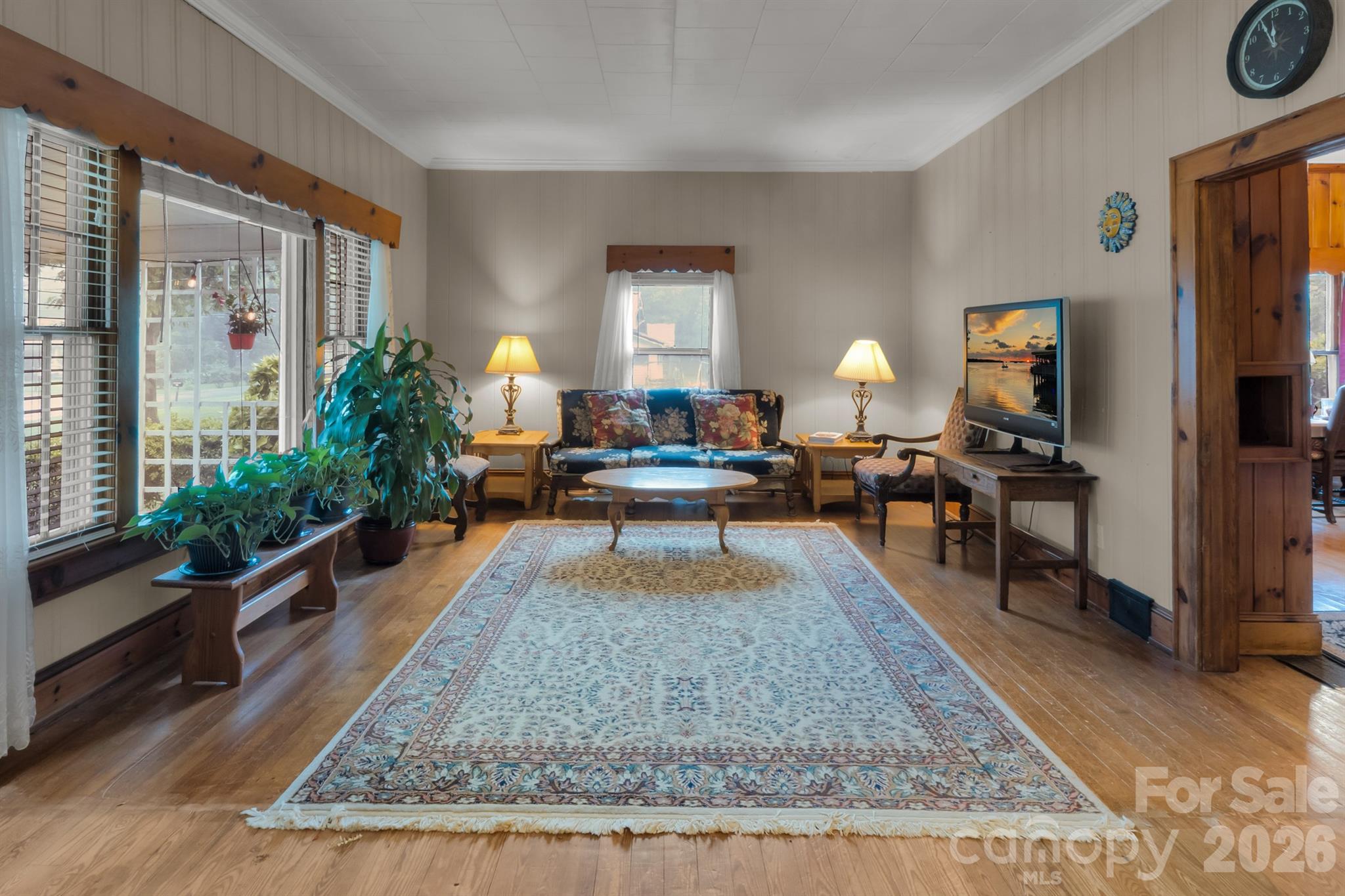 2103 N Thomas Avenue Property Photo 12