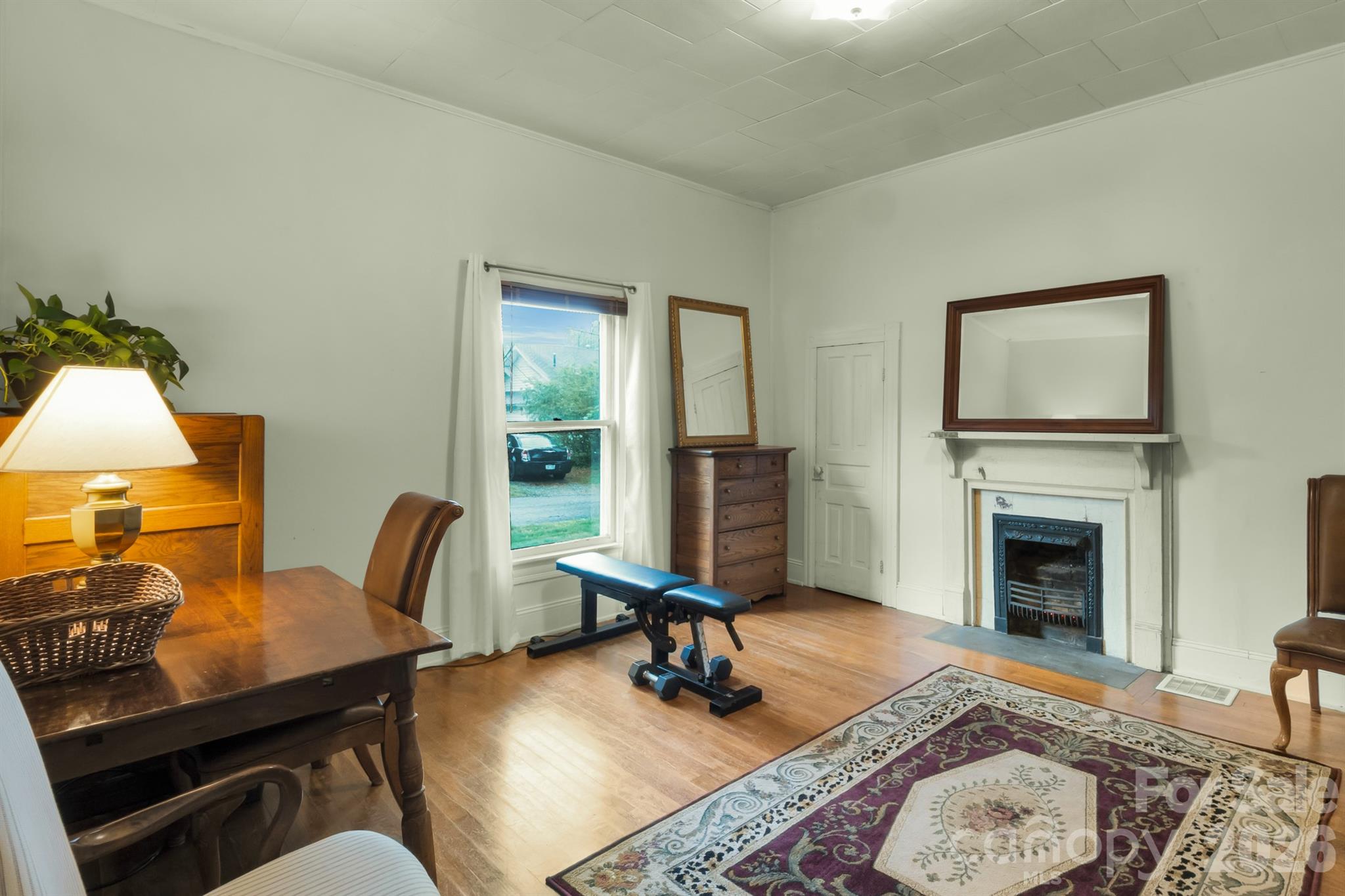 2103 N Thomas Avenue Property Photo 23