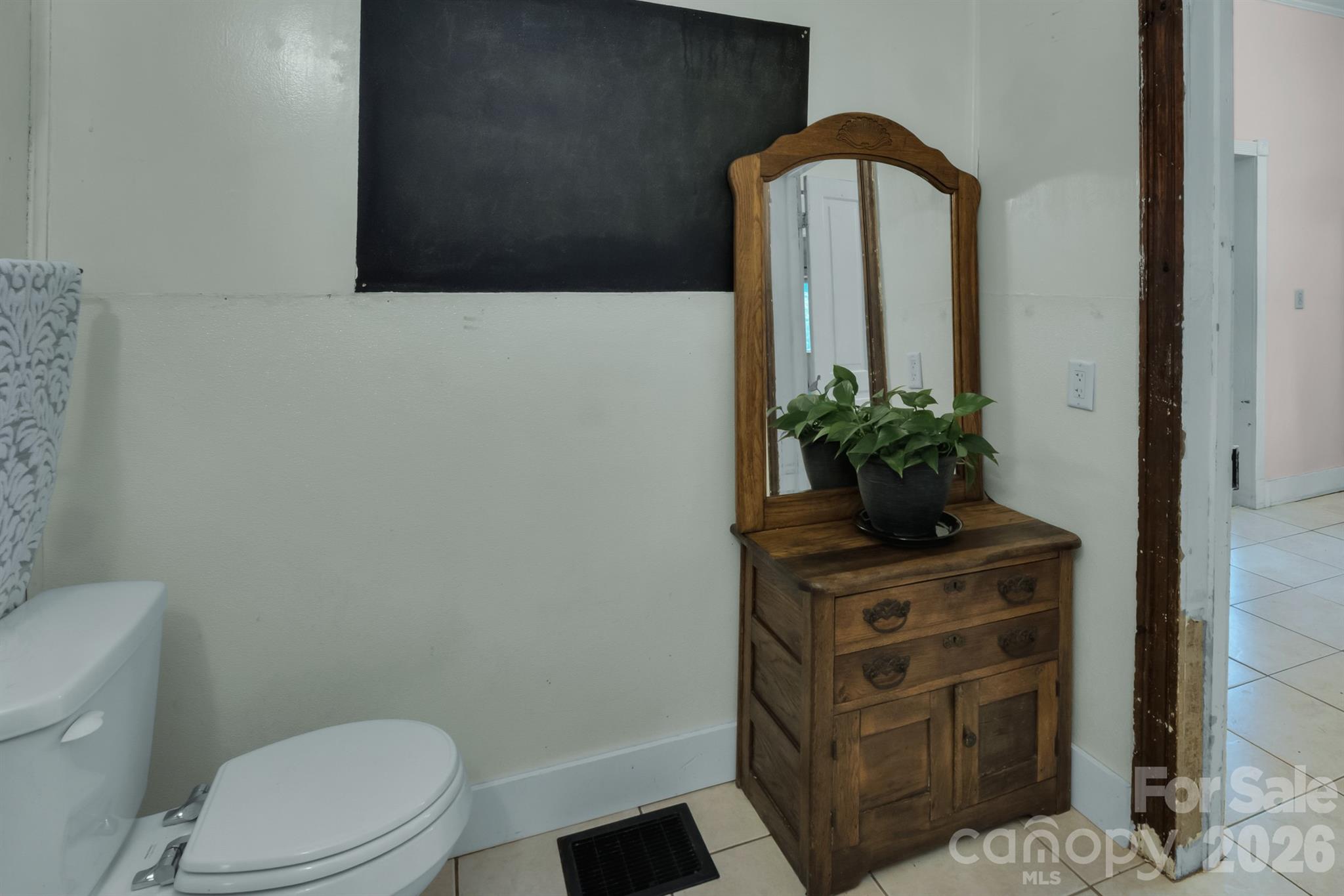 2103 N Thomas Avenue Property Photo 30