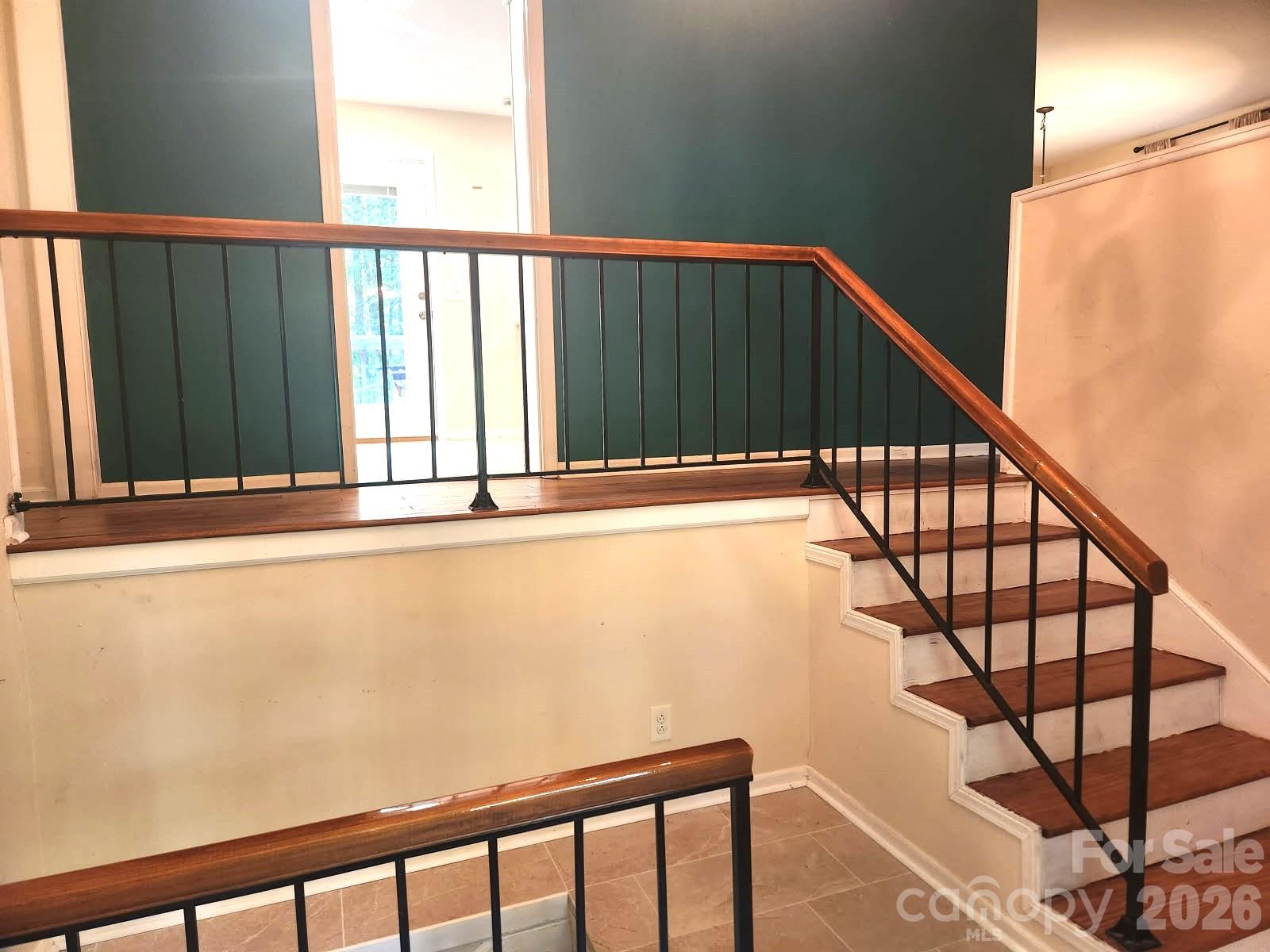 9325 Pinto Court Property Photo 4