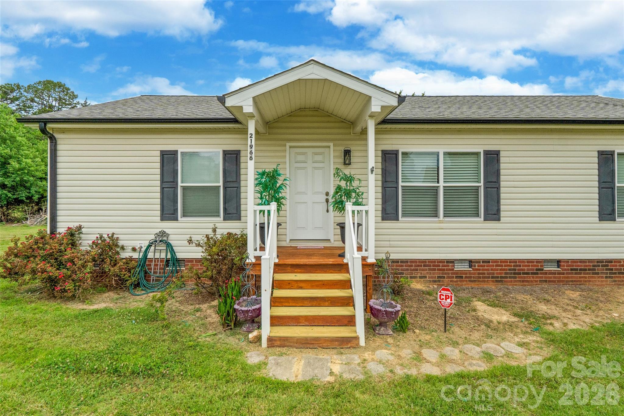 21966 Stony Road Property Photo 5