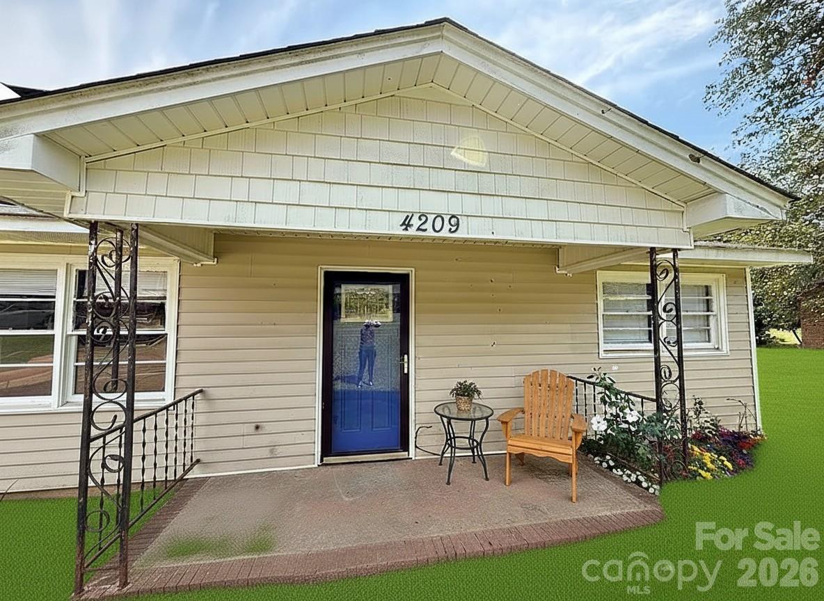 4209 Homeplace Drive Property Photo 4