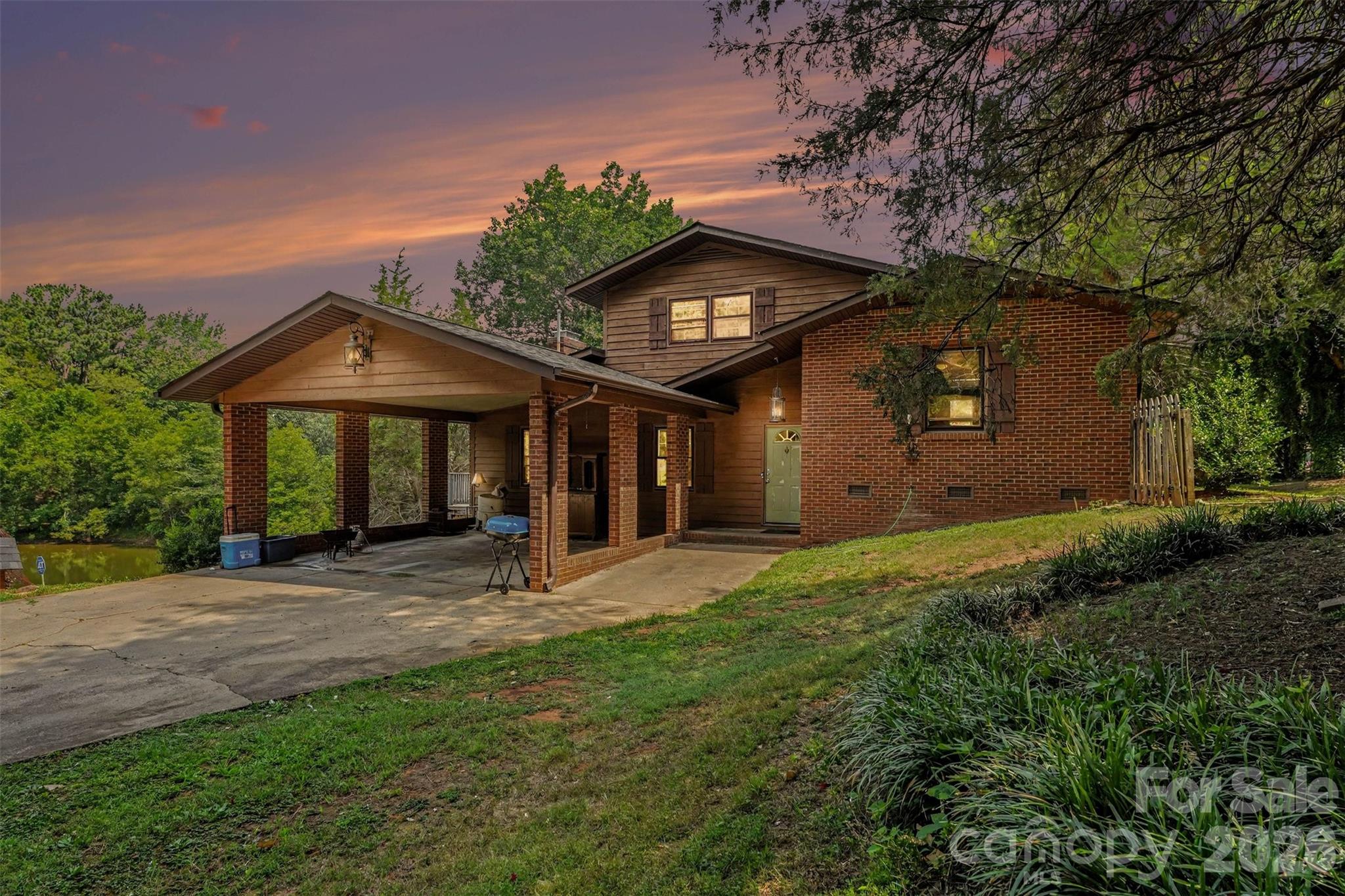 6 Old Farm Road Property Photo 1