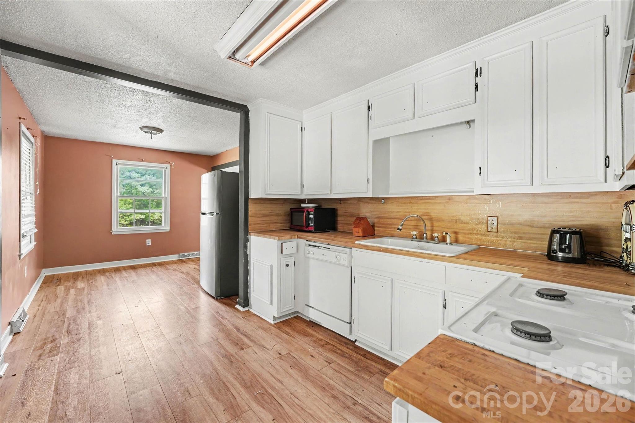 6 Old Farm Road Property Photo 9
