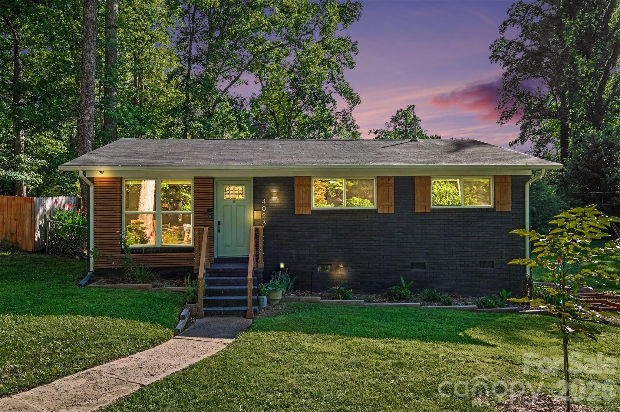 4023 Strangford Avenue Property Photo 3