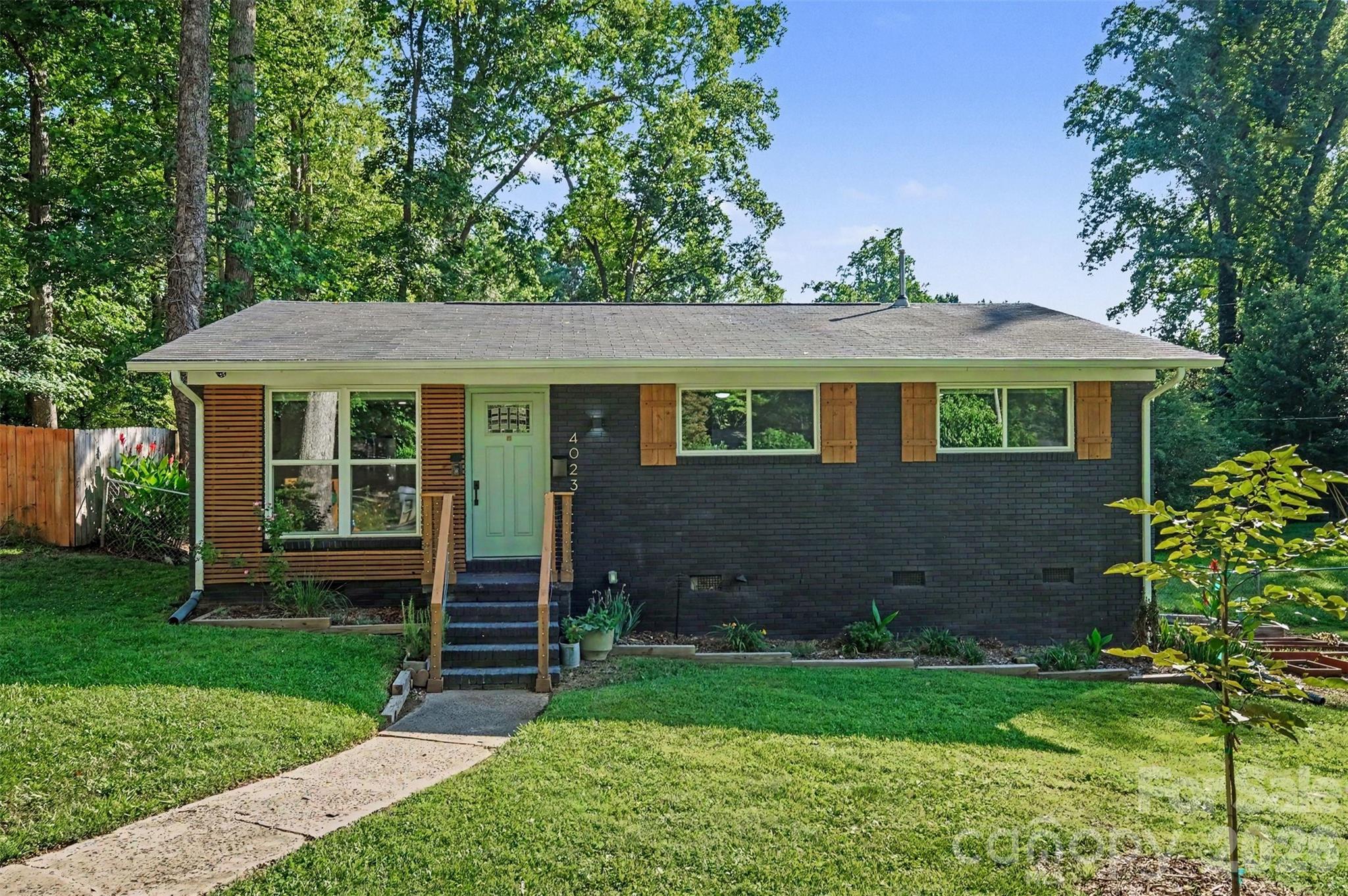 4023 Strangford Avenue Property Photo 4