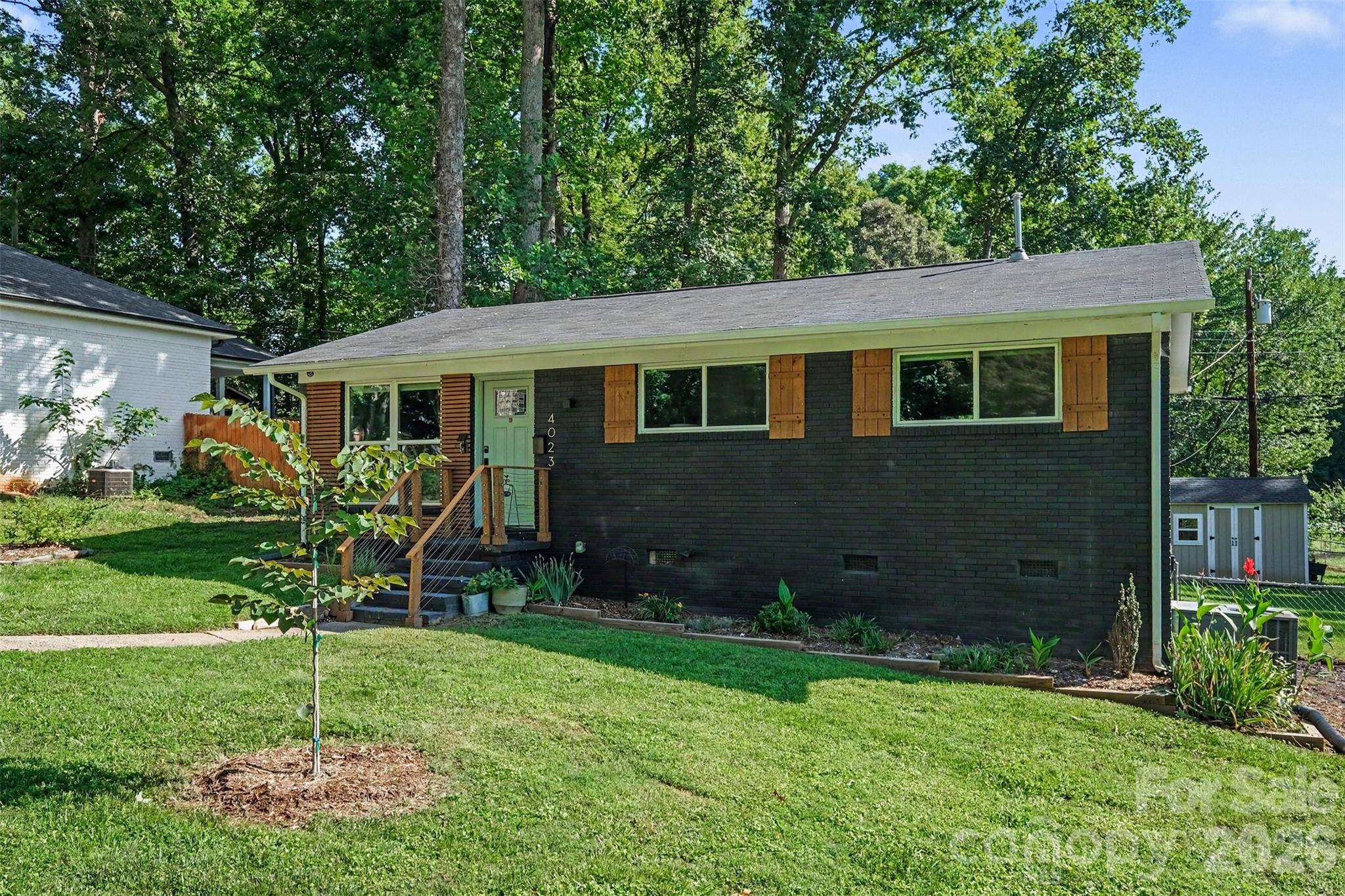 4023 Strangford Avenue Property Photo 5