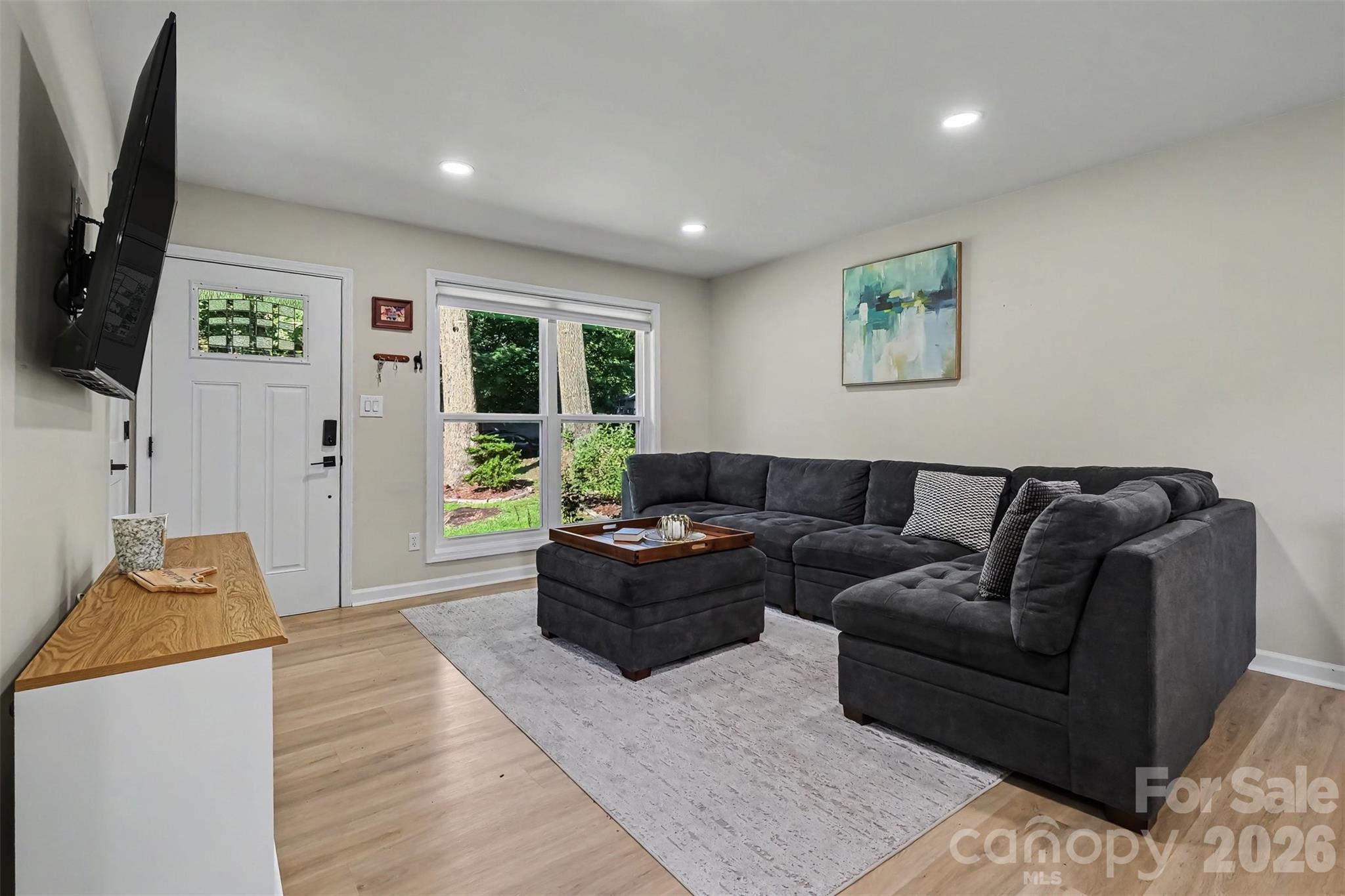 4023 Strangford Avenue Property Photo 8