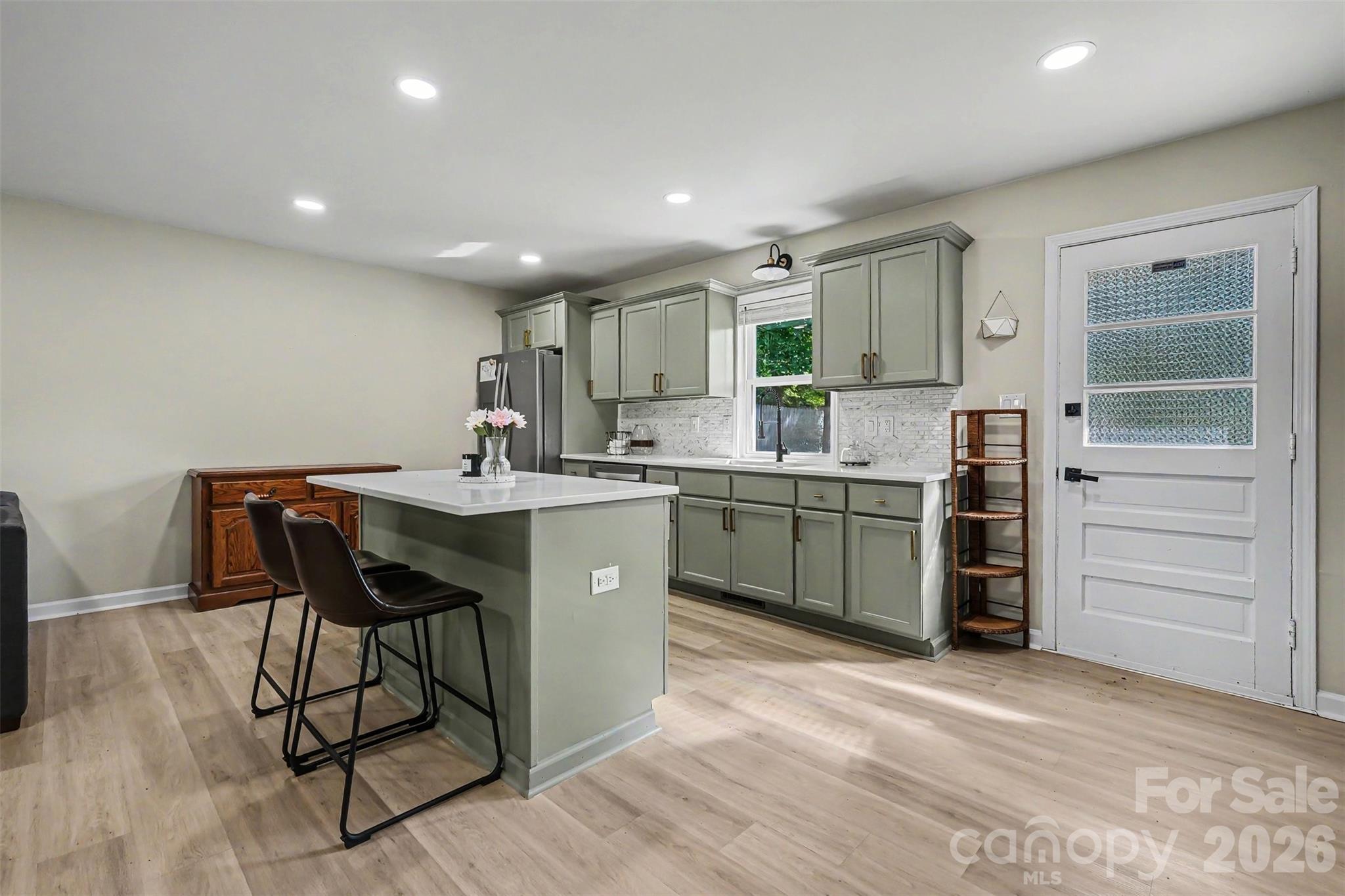 4023 Strangford Avenue Property Photo 9