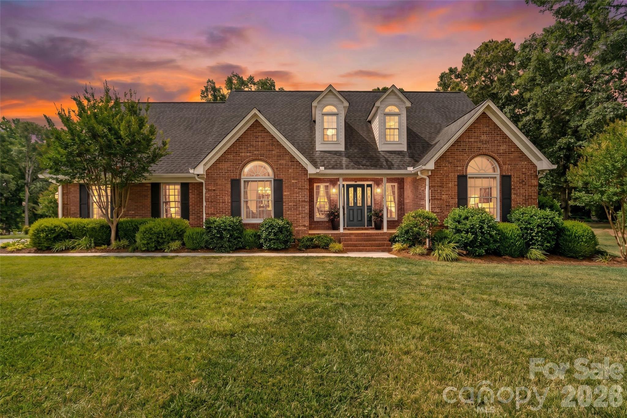 1135 Hunter Trail Court Property Photo 1