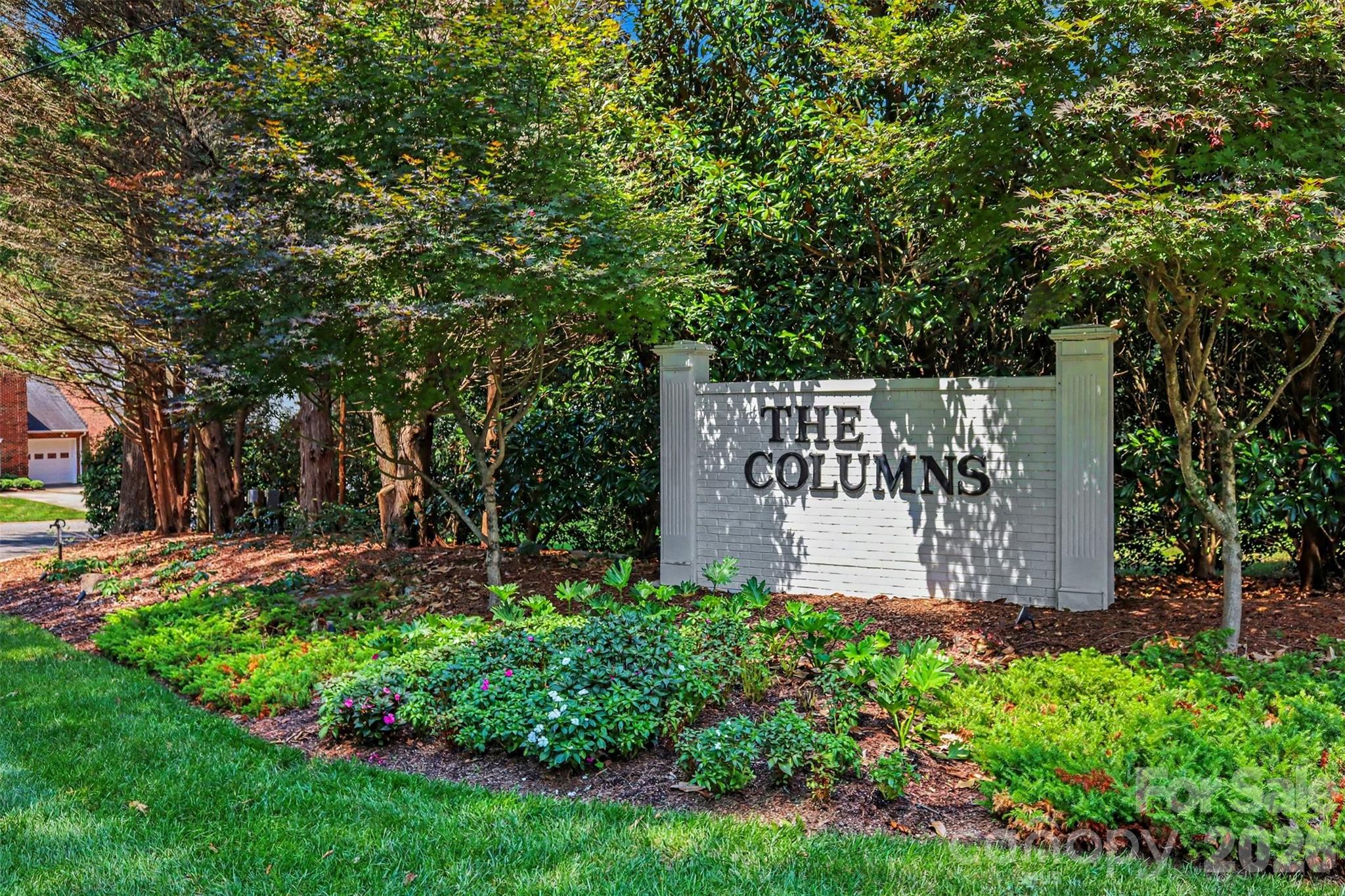 128 Columns Circle Property Photo 3