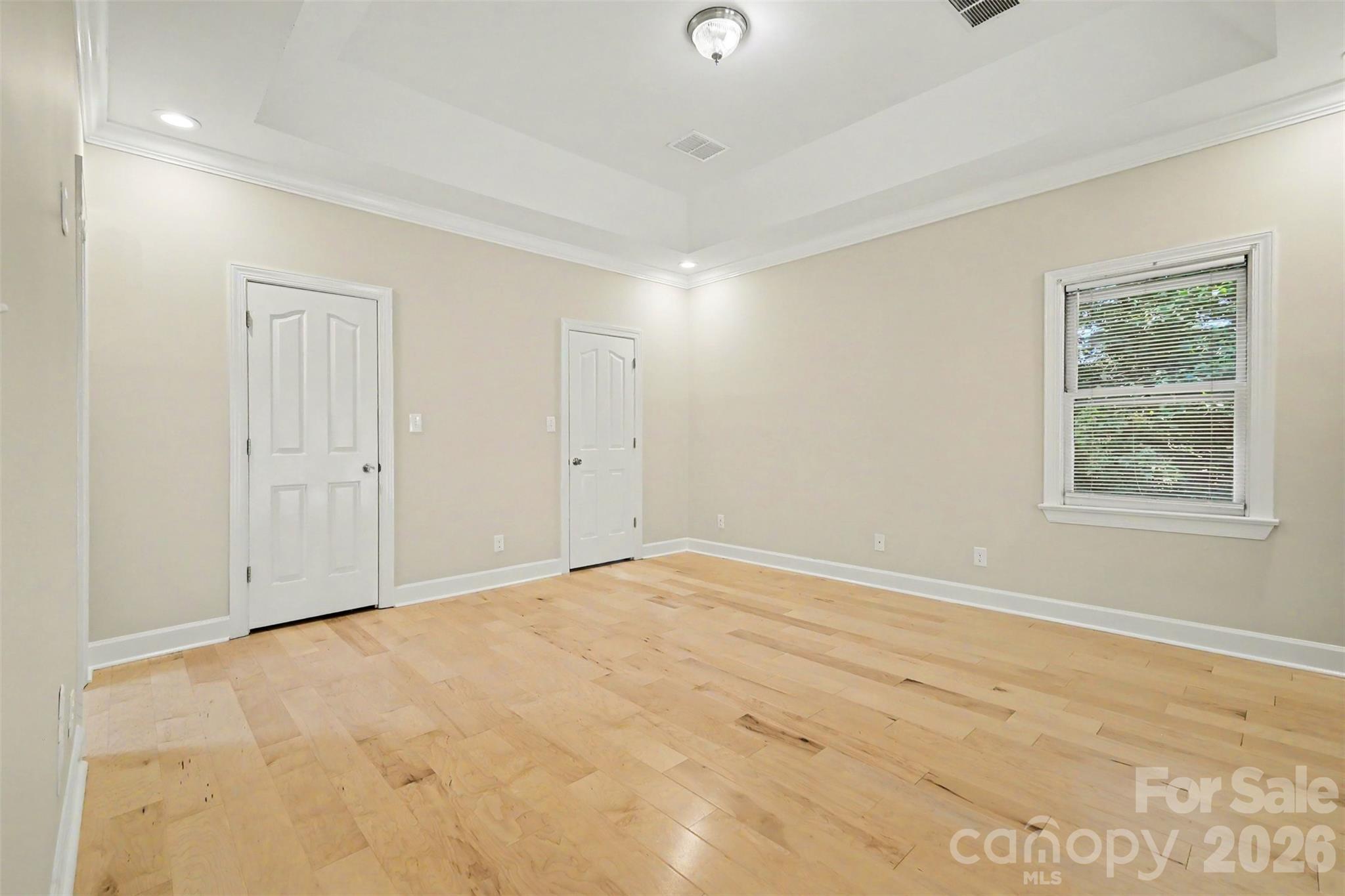 128 Columns Circle Property Photo 19