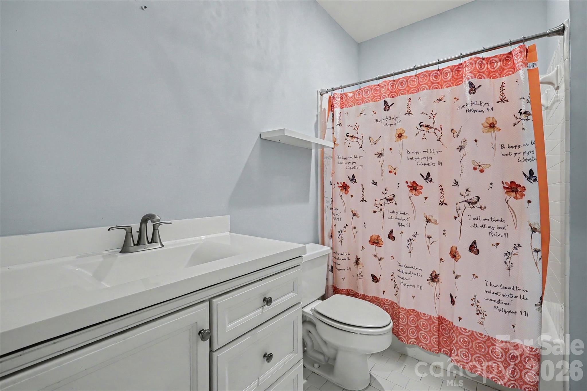 128 Columns Circle Property Photo 27