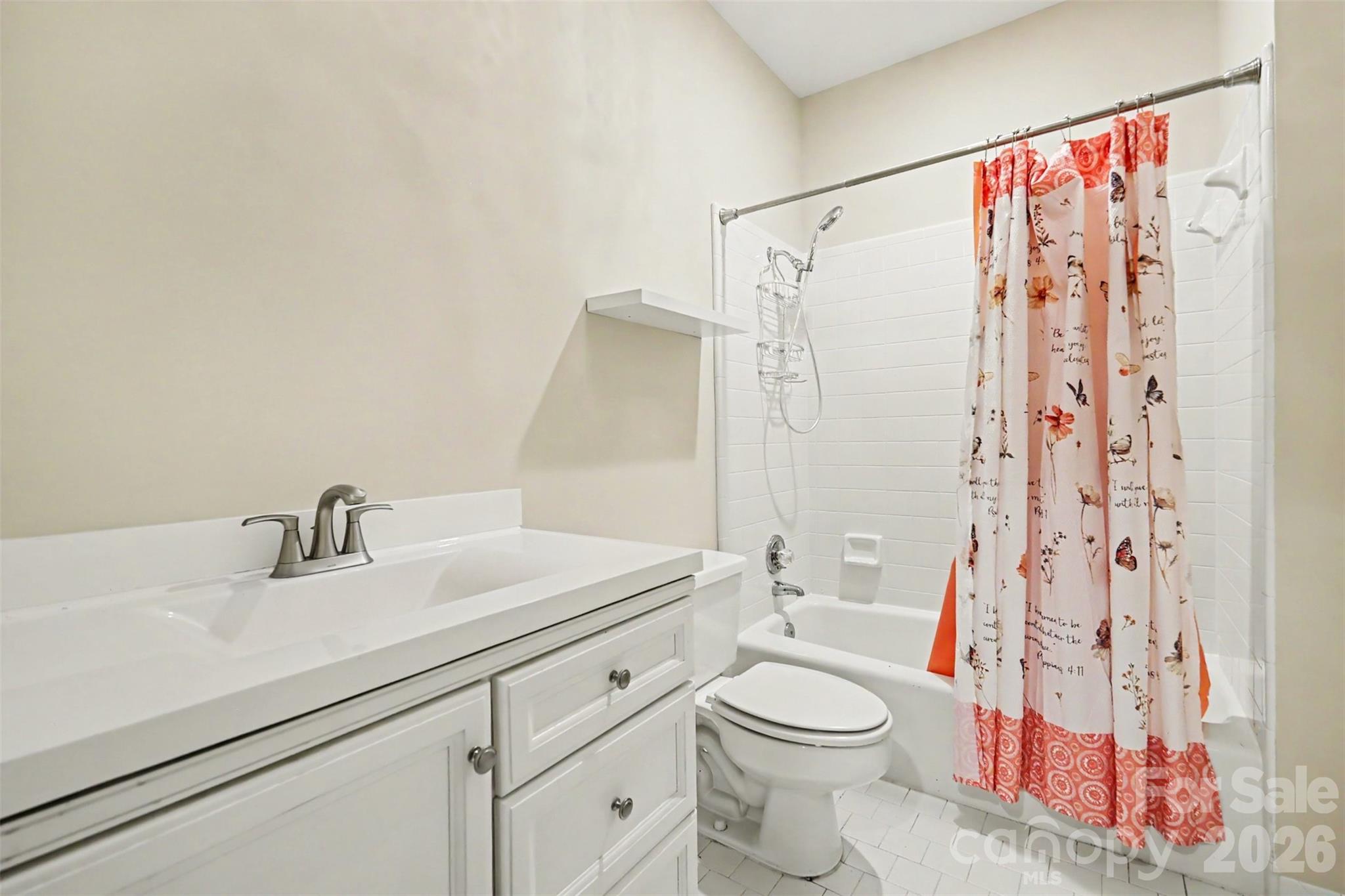 128 Columns Circle Property Photo 27