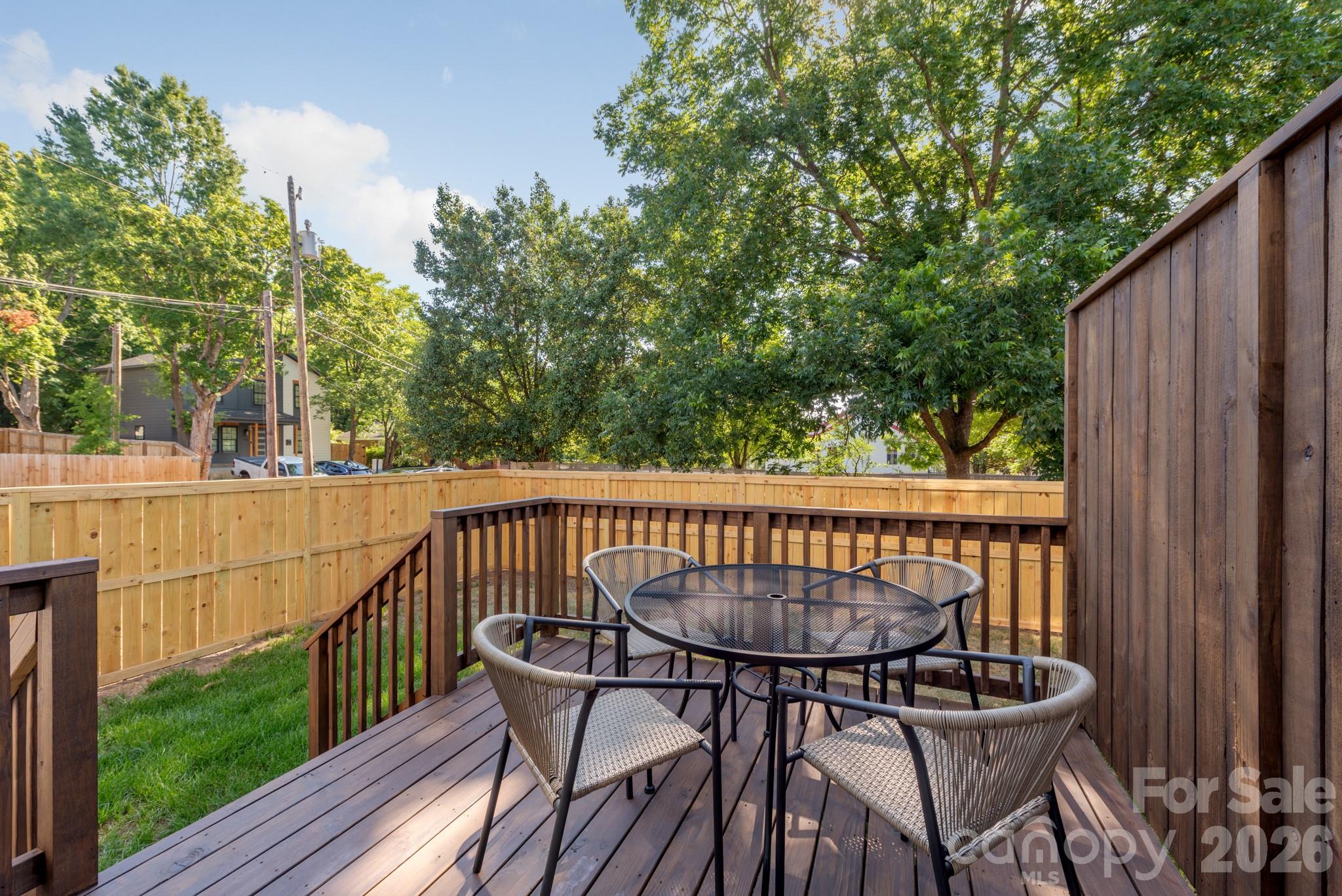 530 Campus Street Property Photo 26