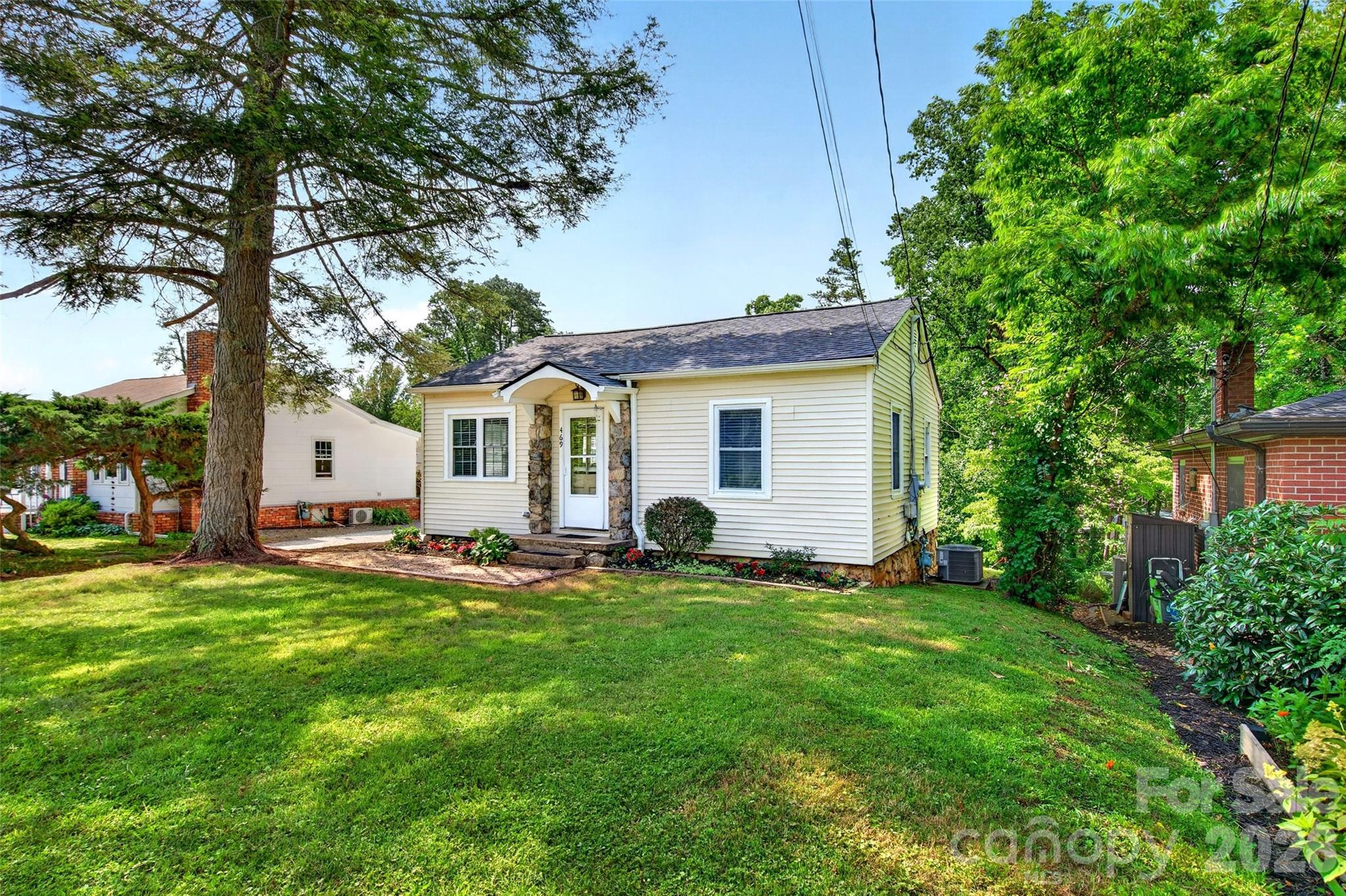 469 Kenilworth Road Property Photo 1