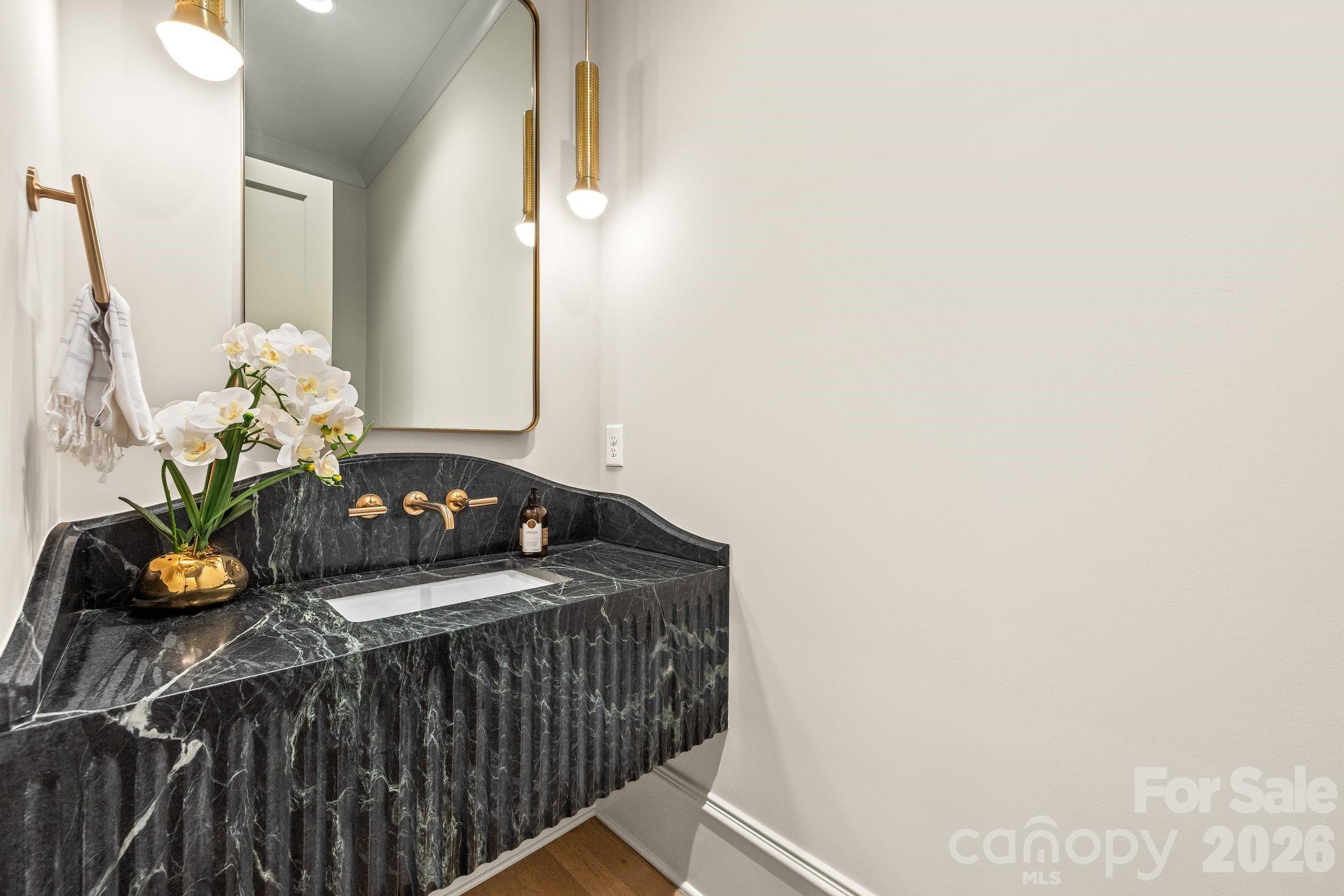 5555 Lansing Drive Property Photo 11