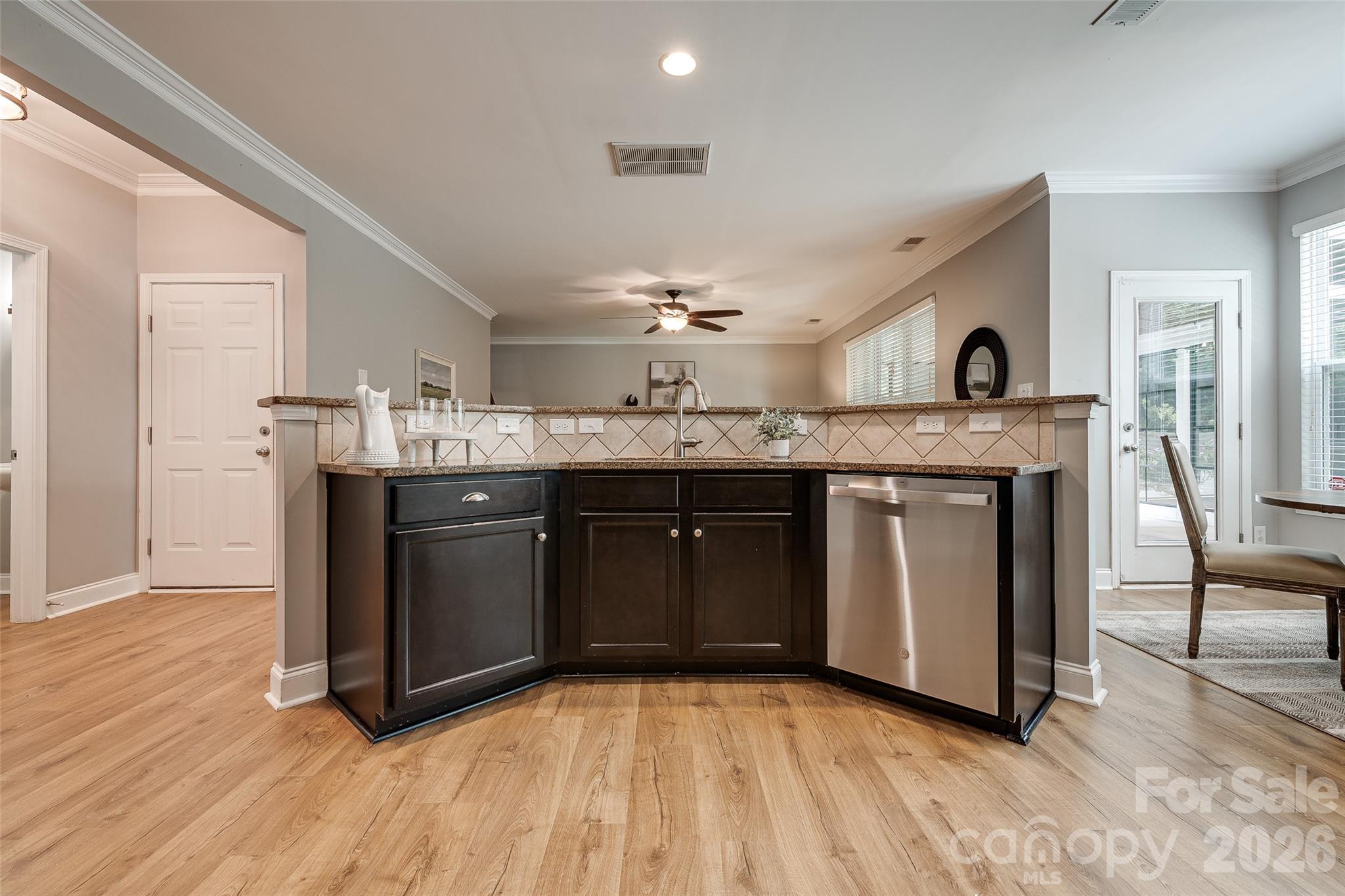 576 Becker Avenue Property Photo 10