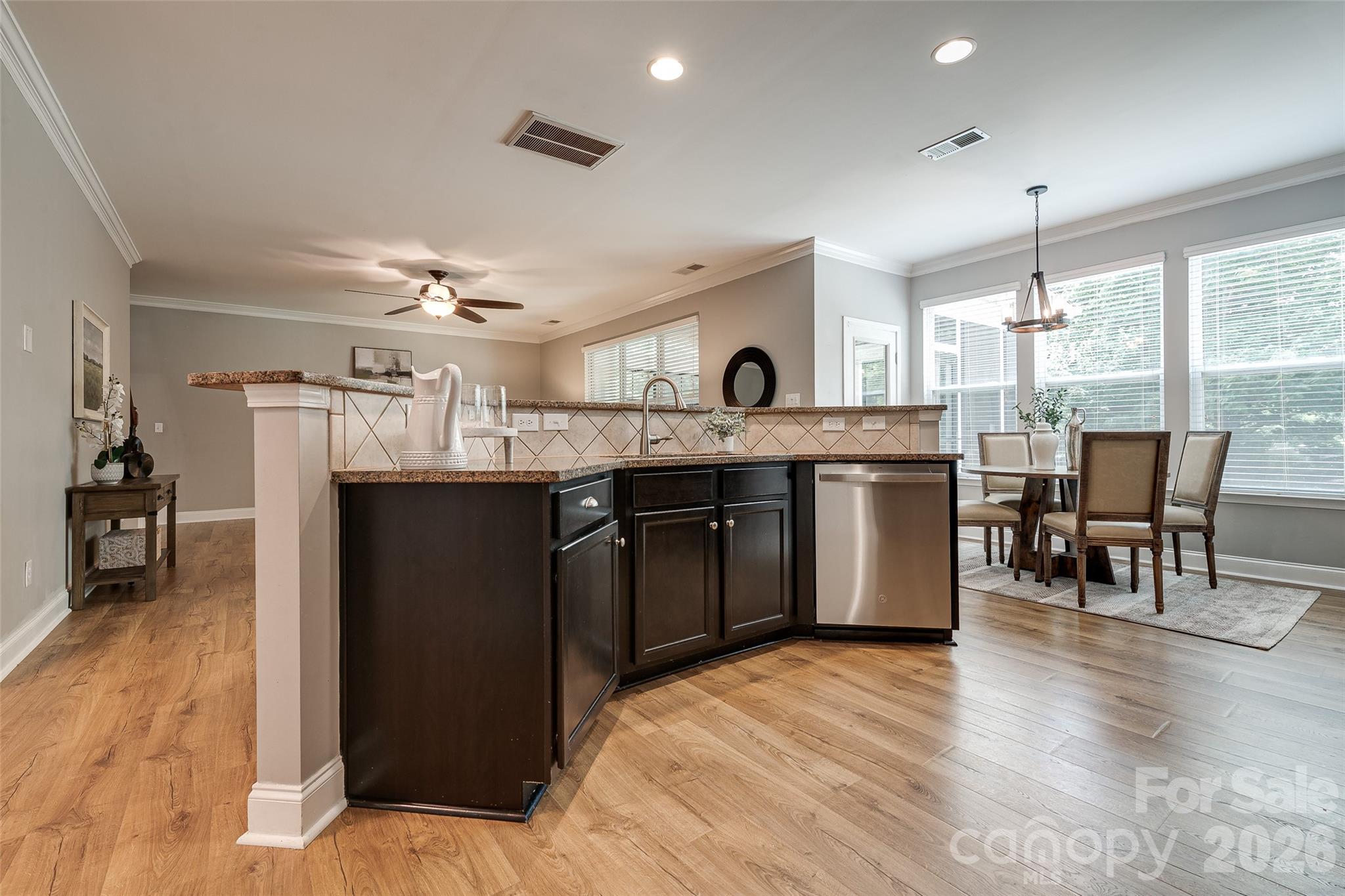 576 Becker Avenue Property Photo 12