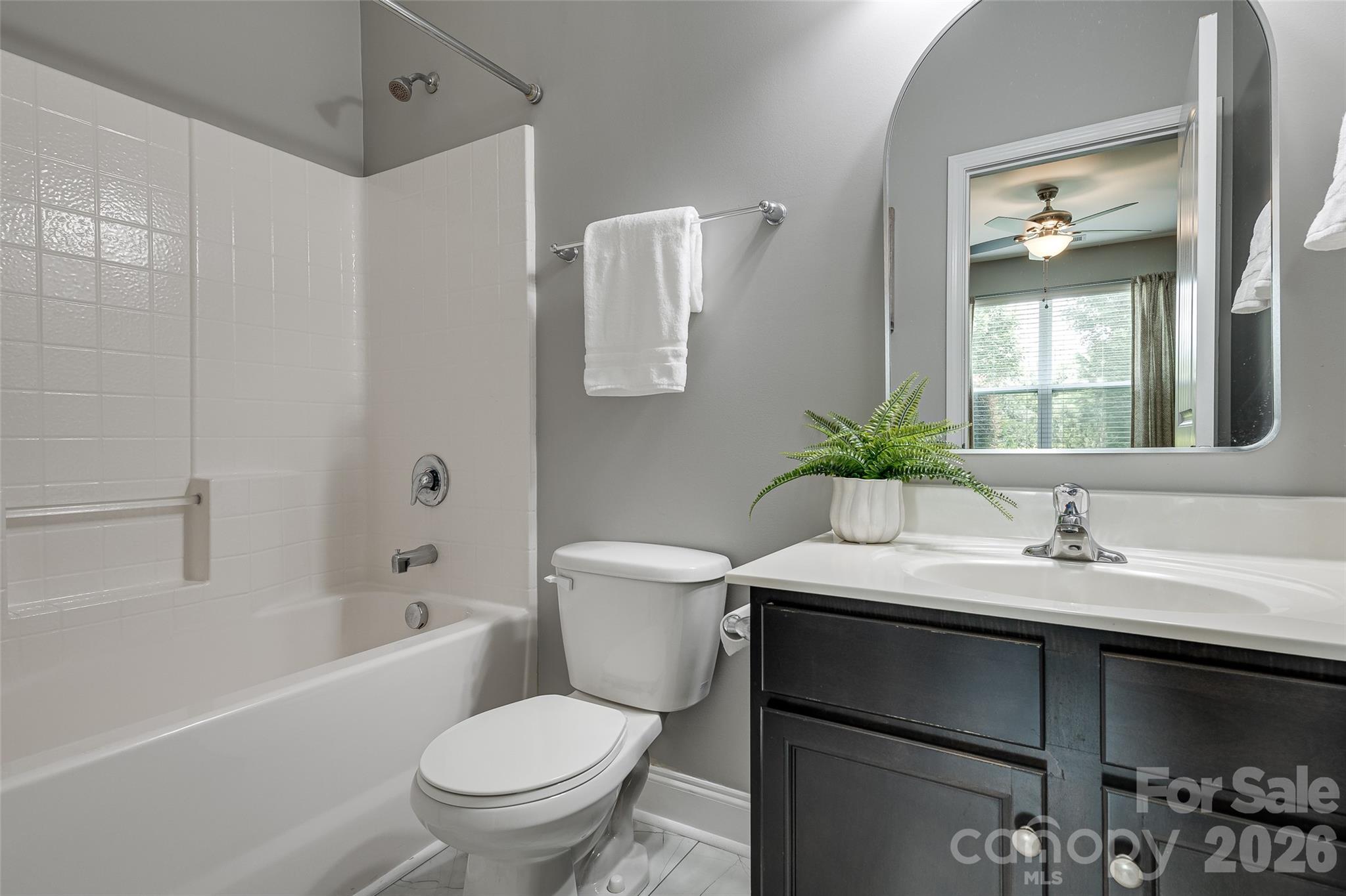 576 Becker Avenue Property Photo 16