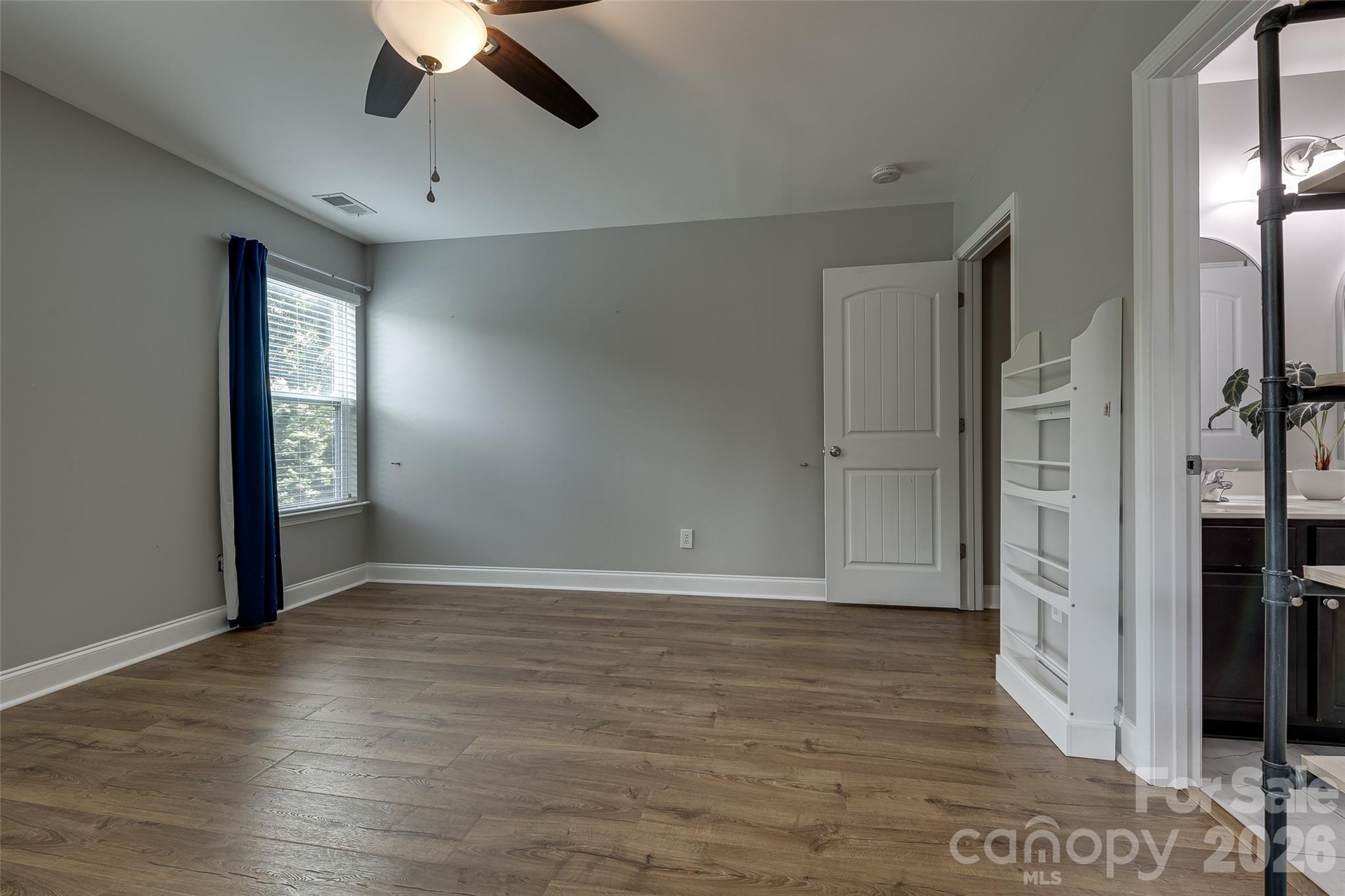 576 Becker Avenue Property Photo 24