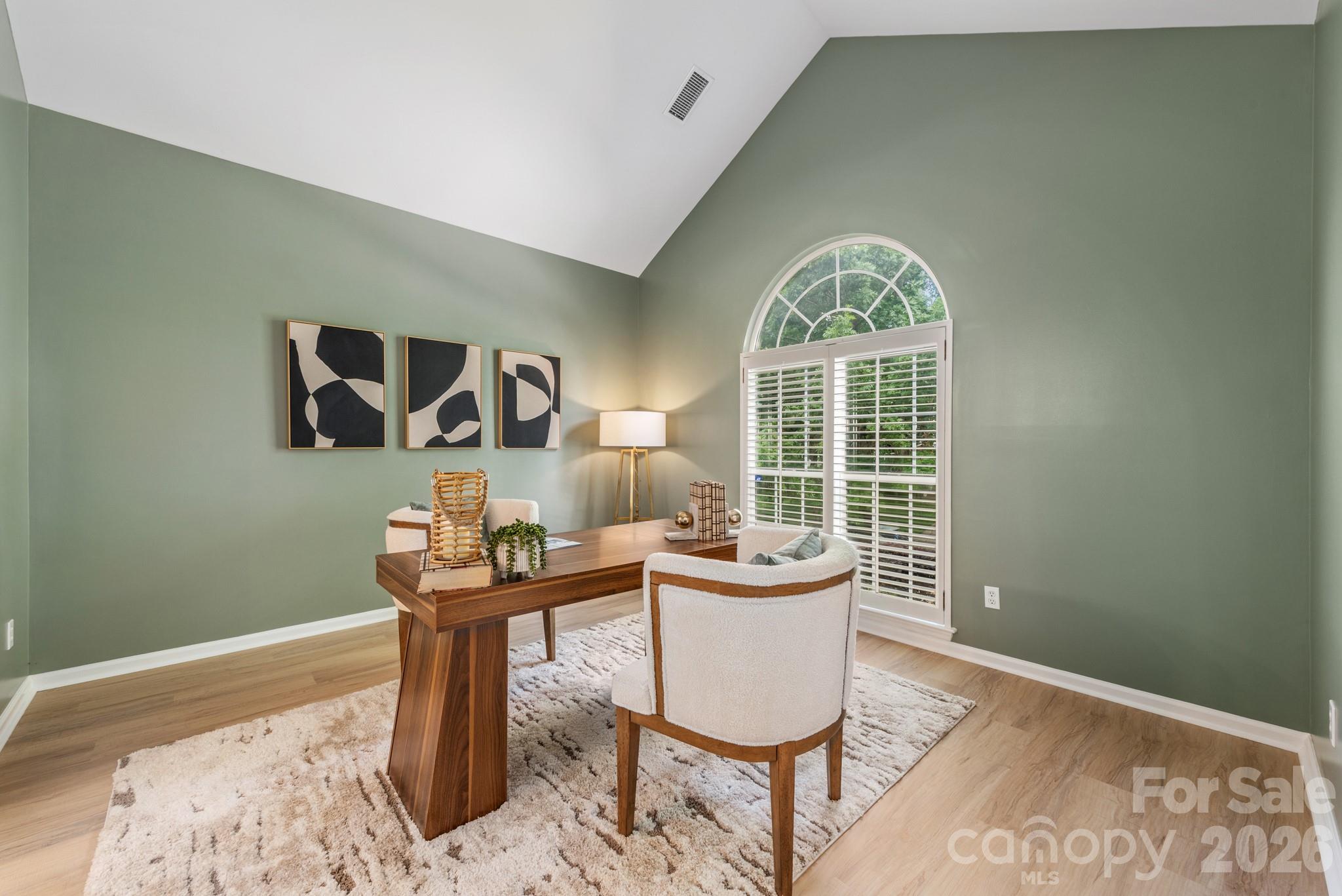 20307 Southshore Drive Property Photo 4
