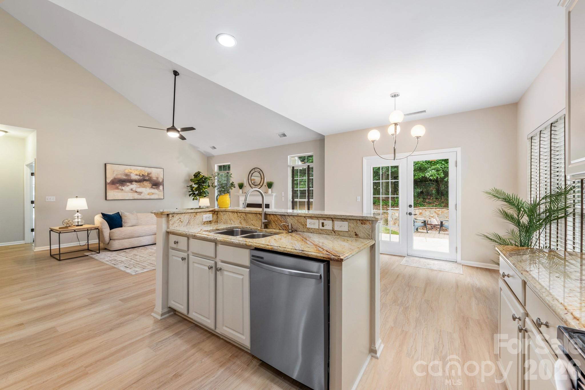 20307 Southshore Drive Property Photo 11
