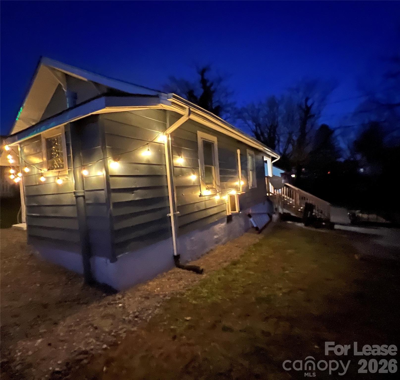 605 Center Street Property Photo 8