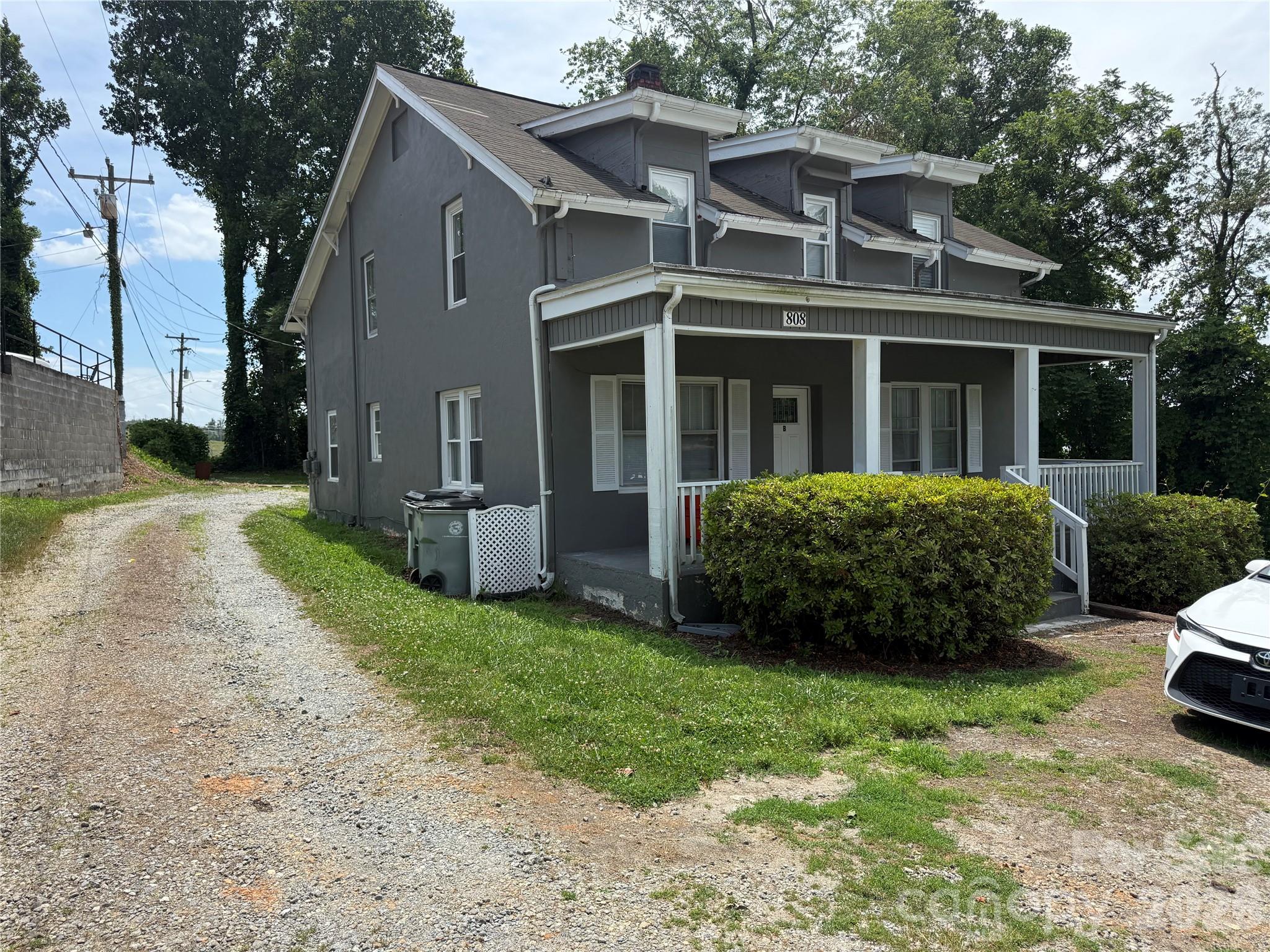 808 Harrisburg Drive Property Photo 2