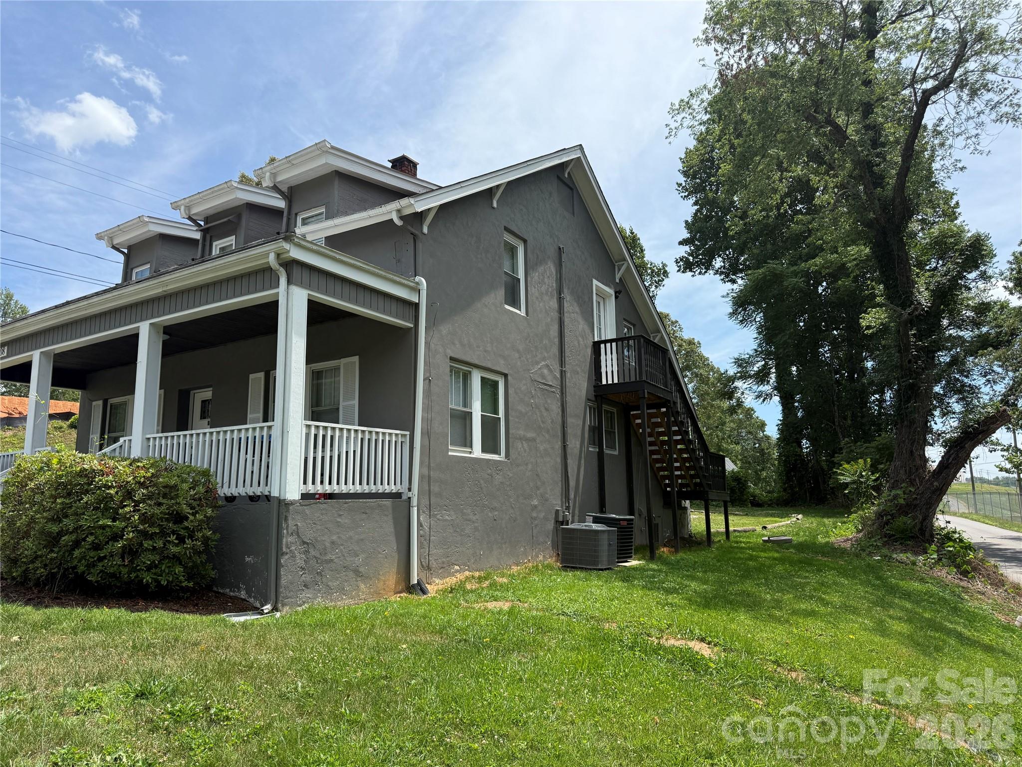 808 Harrisburg Drive Property Photo 5