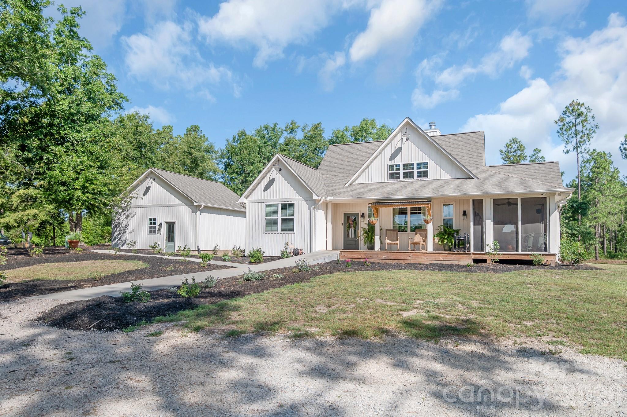 718 Jones Road Property Photo 2
